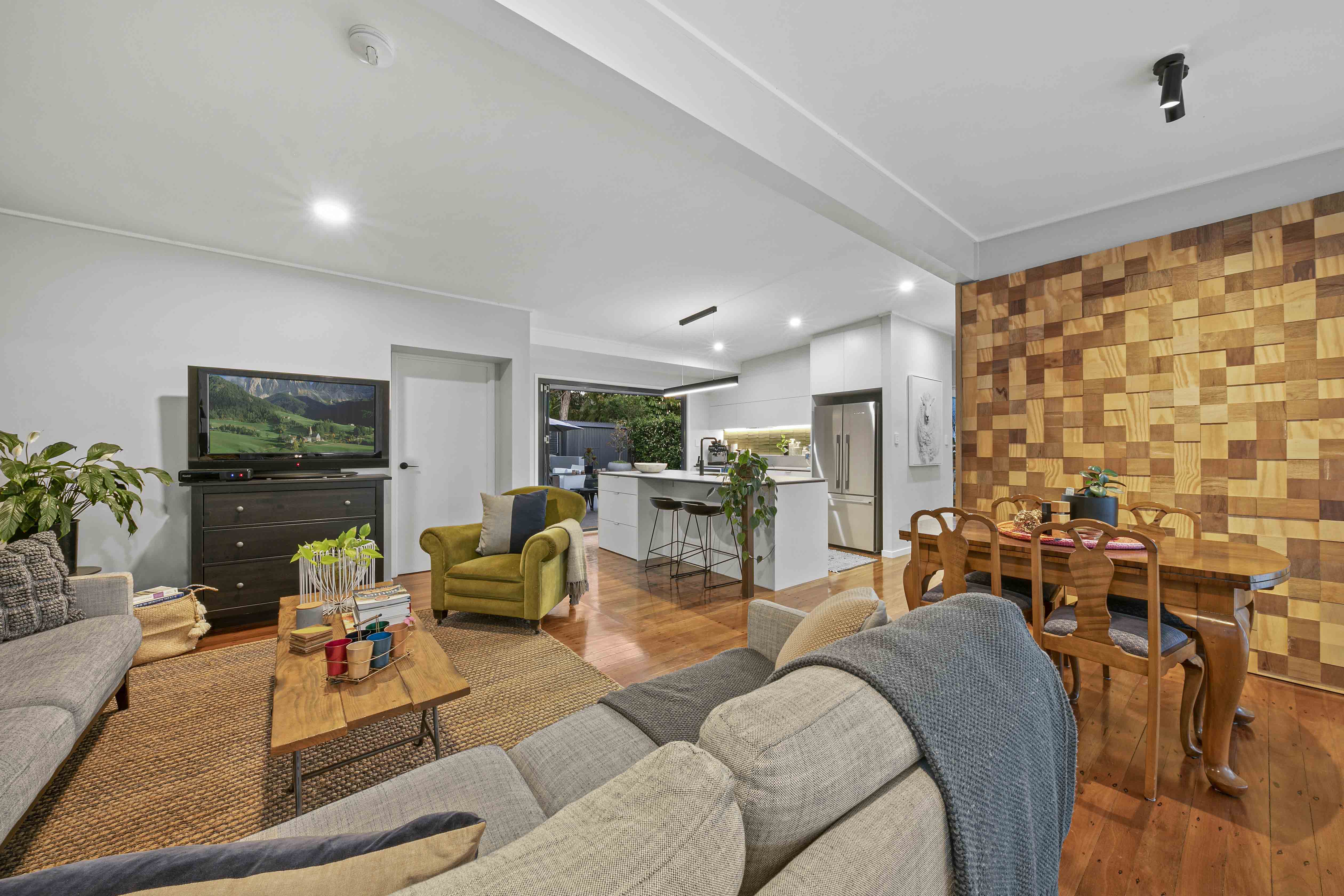 42 Alkina Street, Kenmore - Thumbnail 3