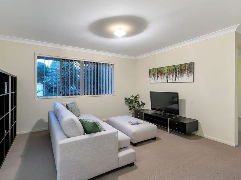 23 Corymbia Crescent, Anstead - Thumbnail 3