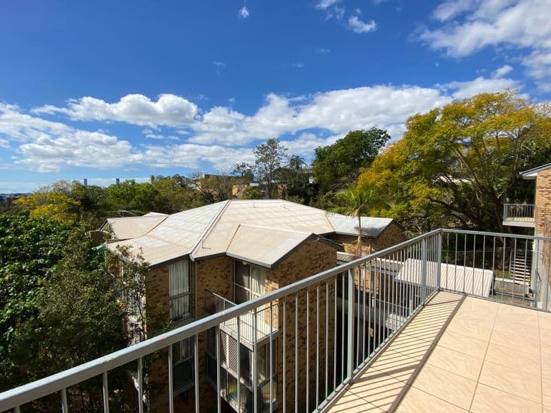 8/298 Swann Road, St Lucia - Thumbnail 4