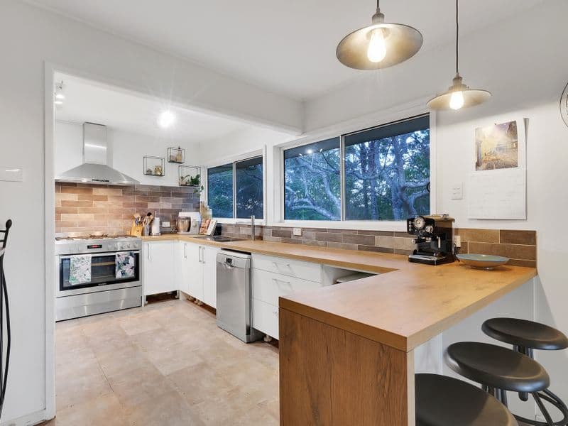 11 Luss Street, Moggill - Image 1