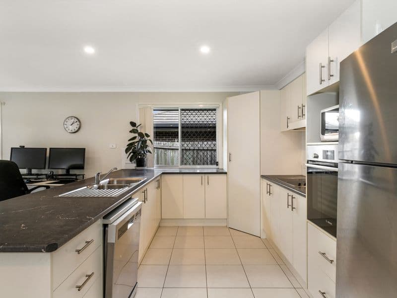 183 Beaufort Crescen..., Moggill - Image 1