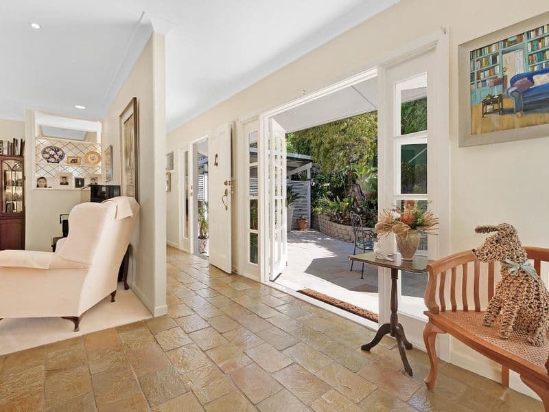 25 Blackstone Street, Indooroopilly - Thumbnail 4