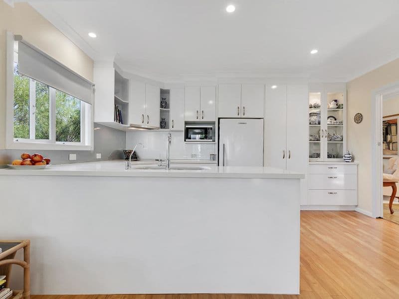 25 Blackstone Street, Indooroopilly - Thumbnail 8