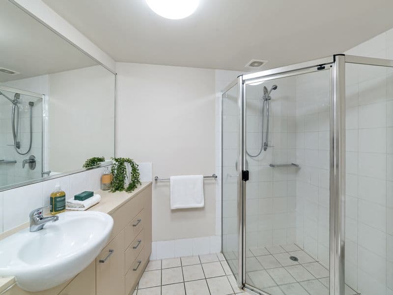 404/21 Patrick Lane, Toowong - Thumbnail 7