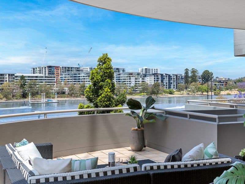 404/21 Patrick Lane, Toowong - Image 1
