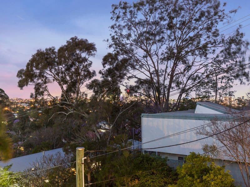 215 Stanley Terrace, Toowong - Thumbnail 2