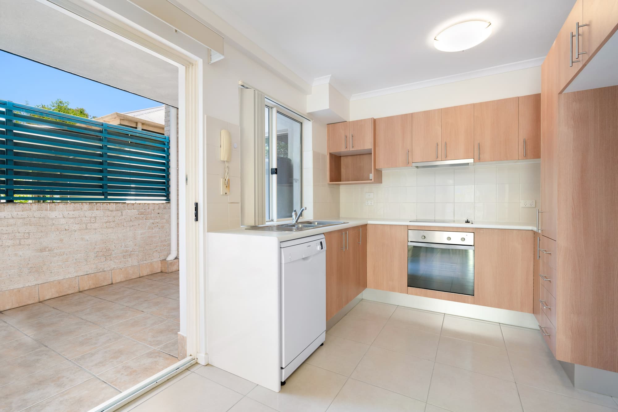 2/9 Railway Avenue, Indooroopilly - Thumbnail 4