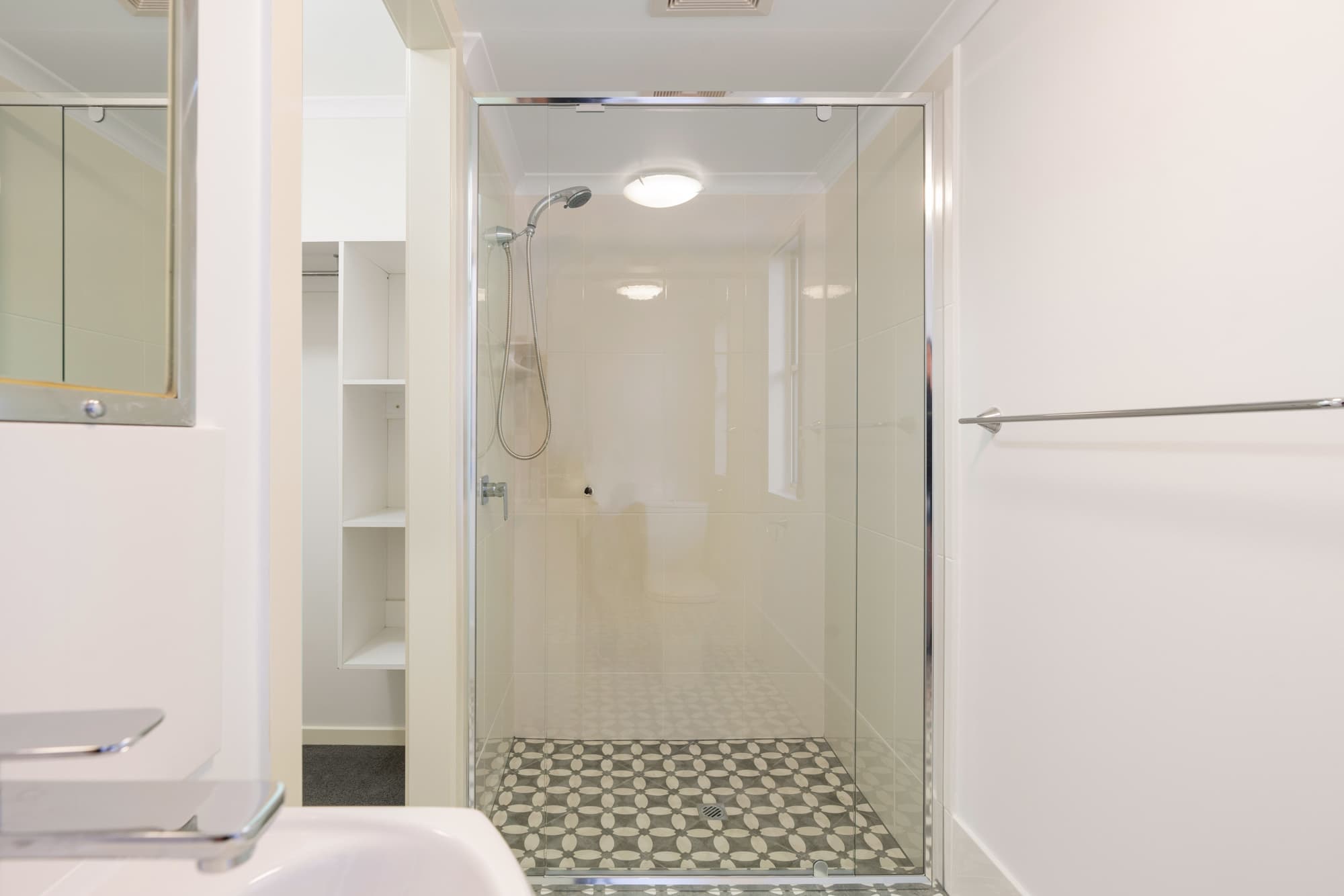 2/9 Railway Avenue, Indooroopilly - Thumbnail 6