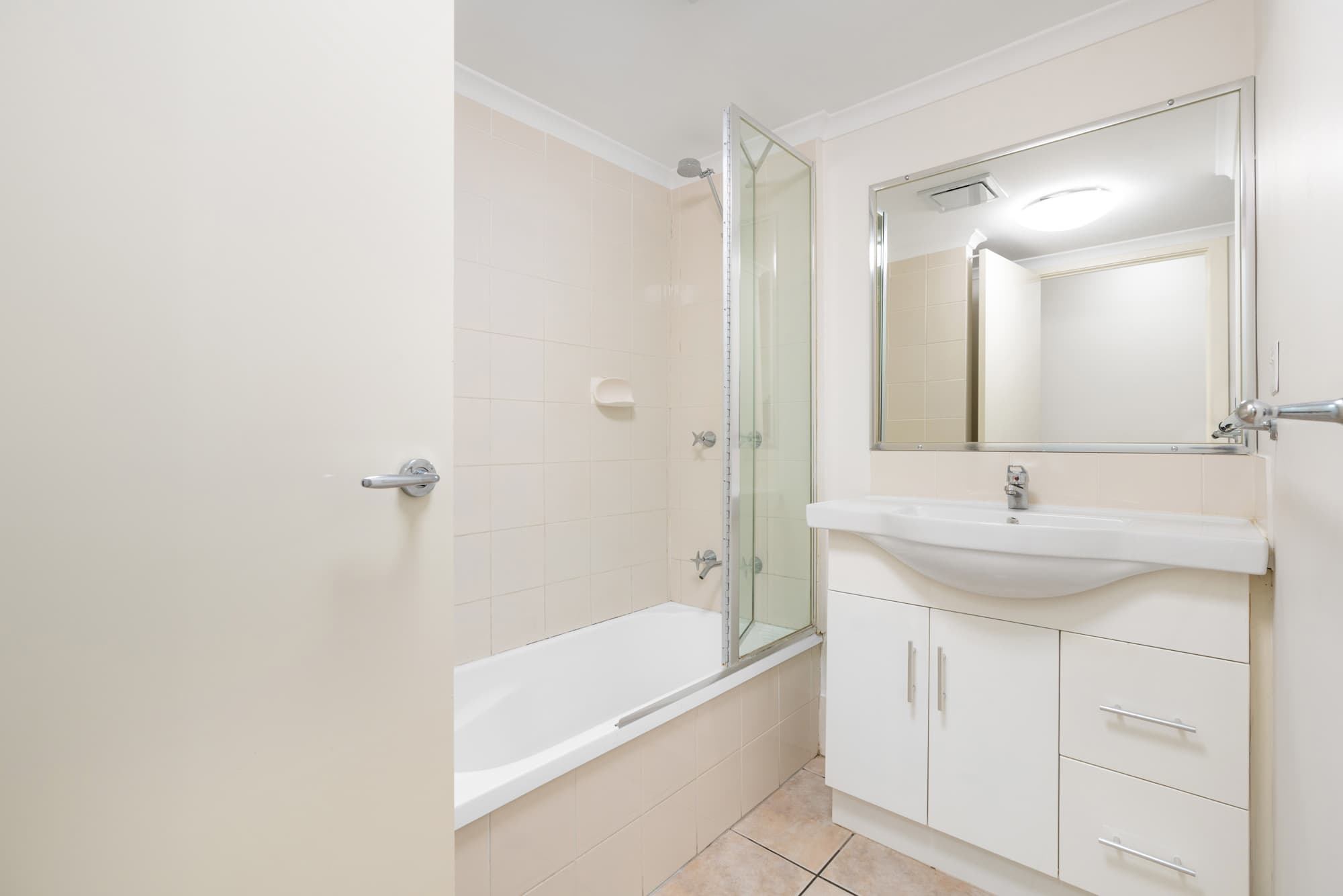 2/9 Railway Avenue, Indooroopilly - Thumbnail 8