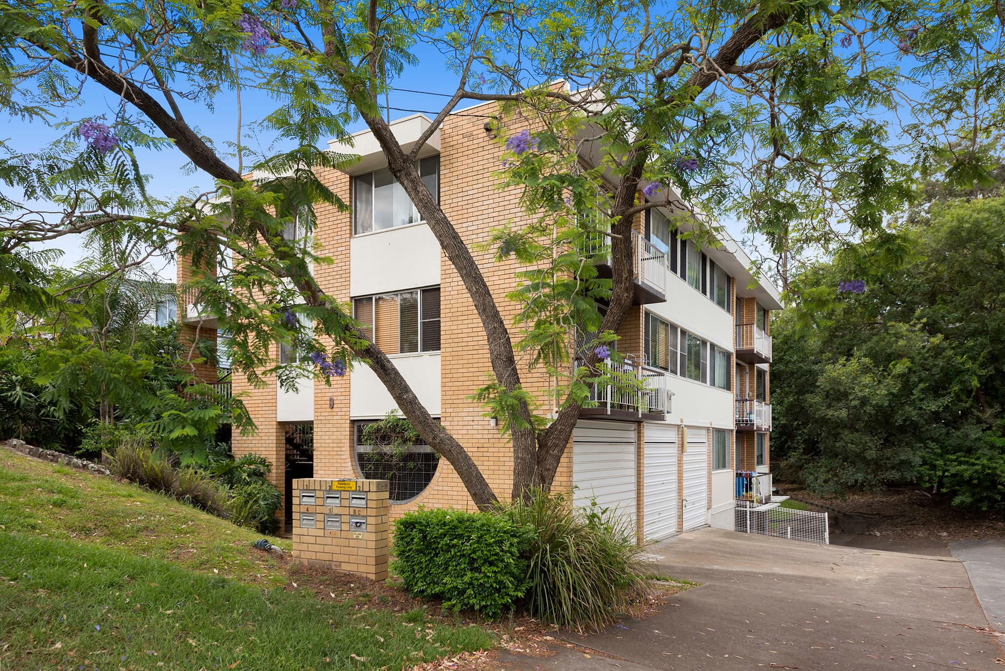 2/9 Broomfield Stree..., Taringa - Image 1