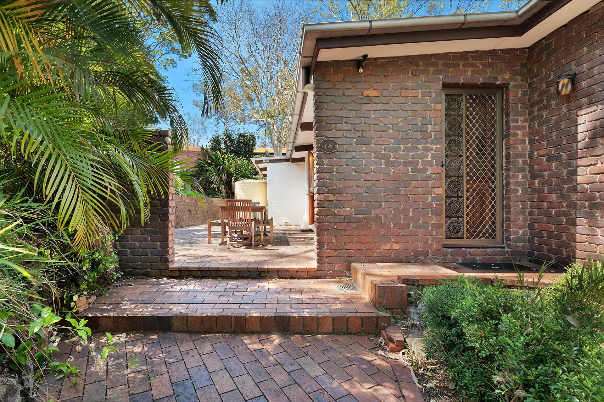 33 Blackstone Street, Indooroopilly - Thumbnail 3