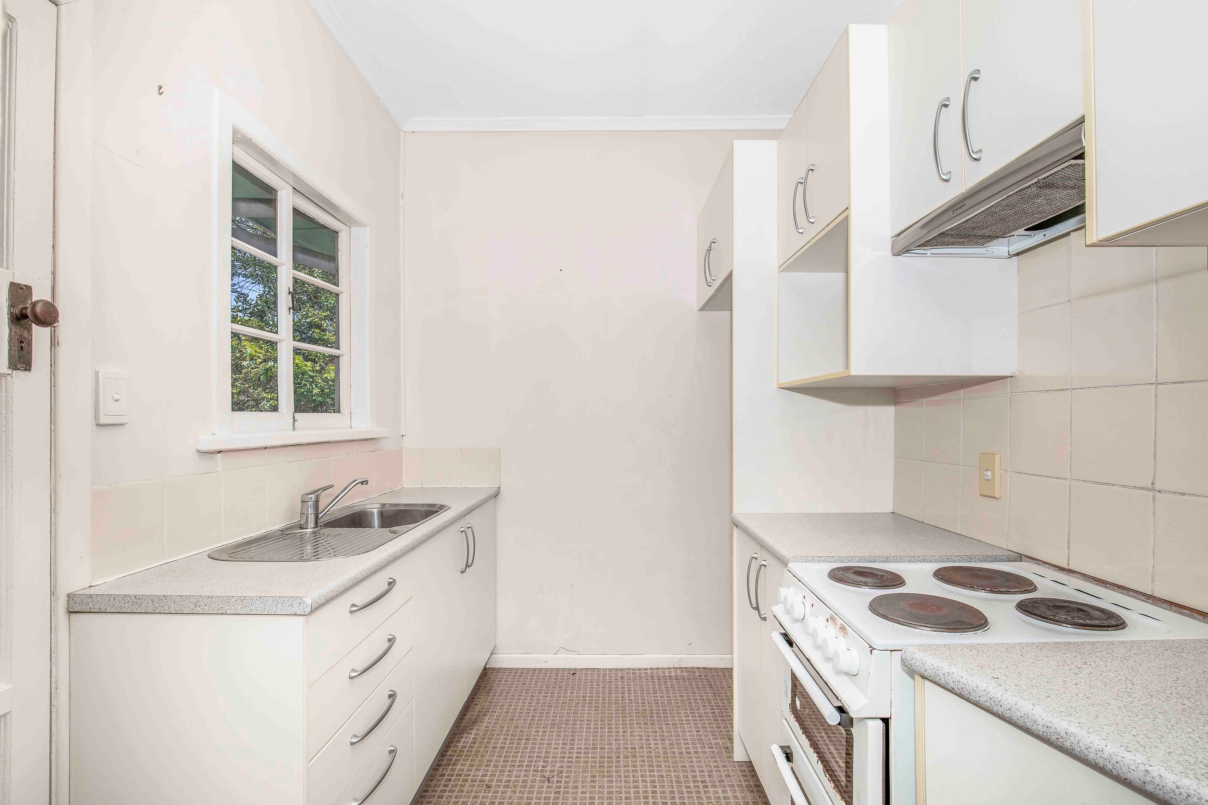 35 Taringa Parade, Indooroopilly - Thumbnail 6