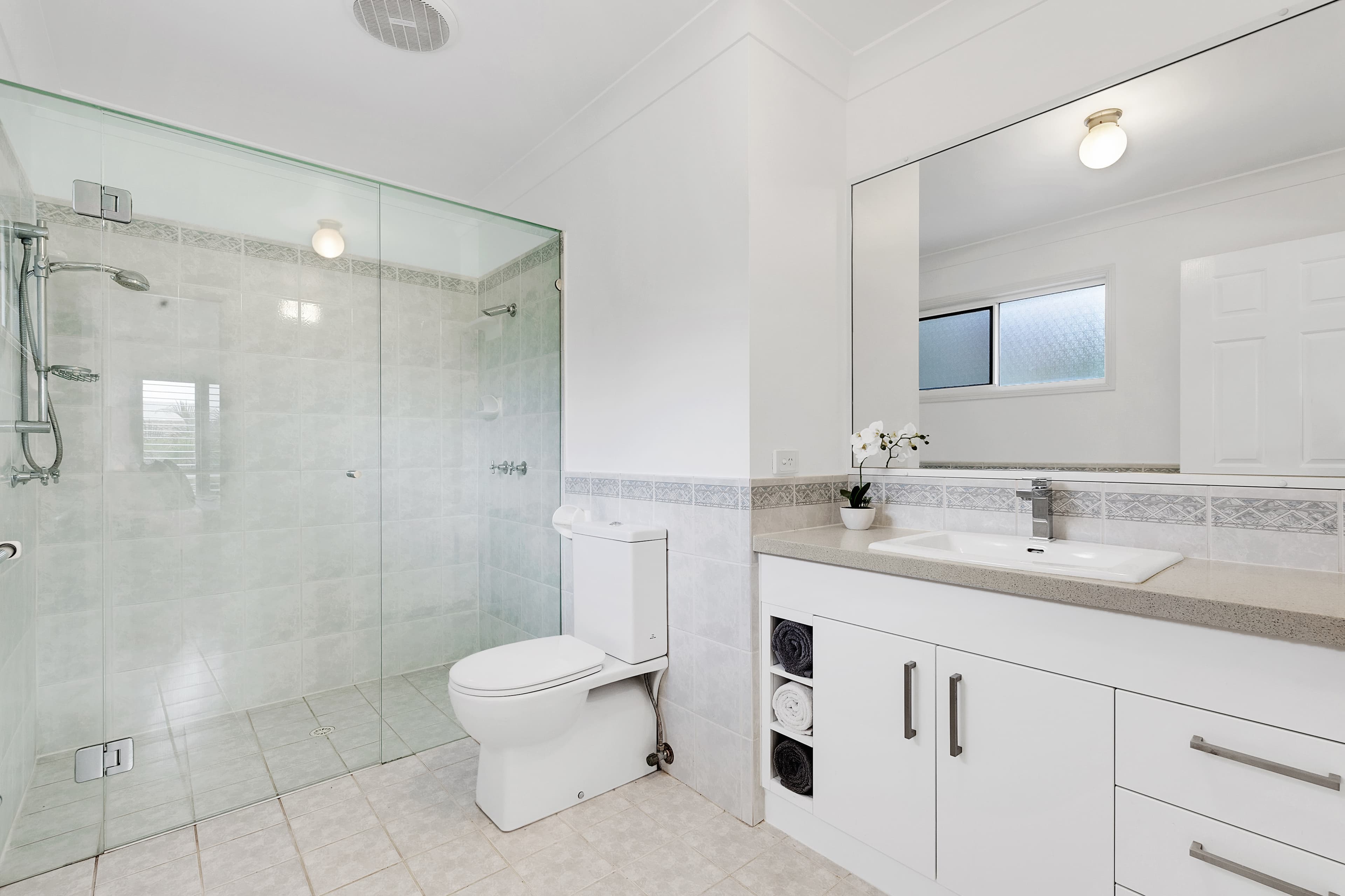 26 Parkway Place, Kenmore - Thumbnail 6