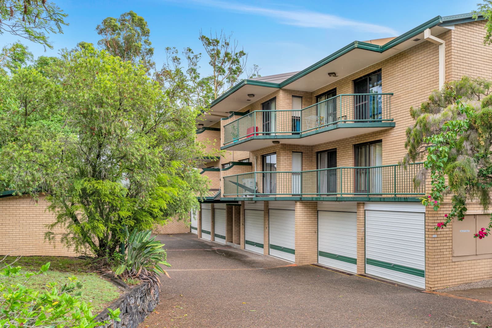 6/35 Durham Street, St Lucia - Image 1