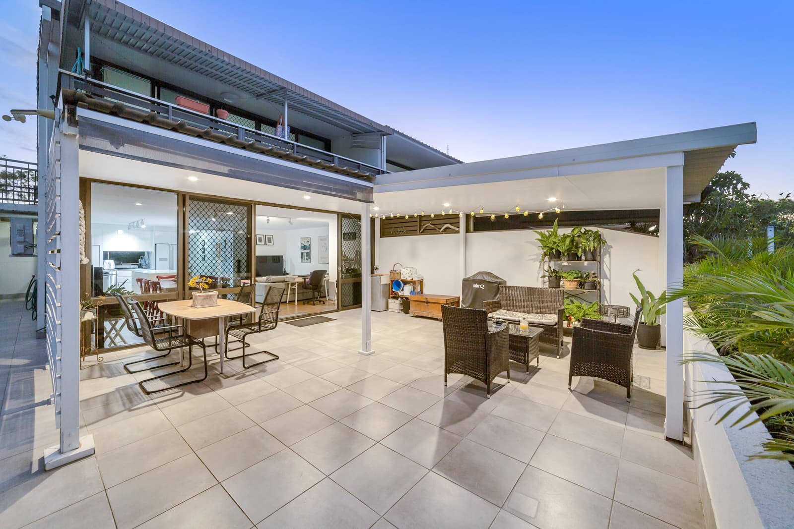 3/202 Carmody Road, St Lucia - Image 1