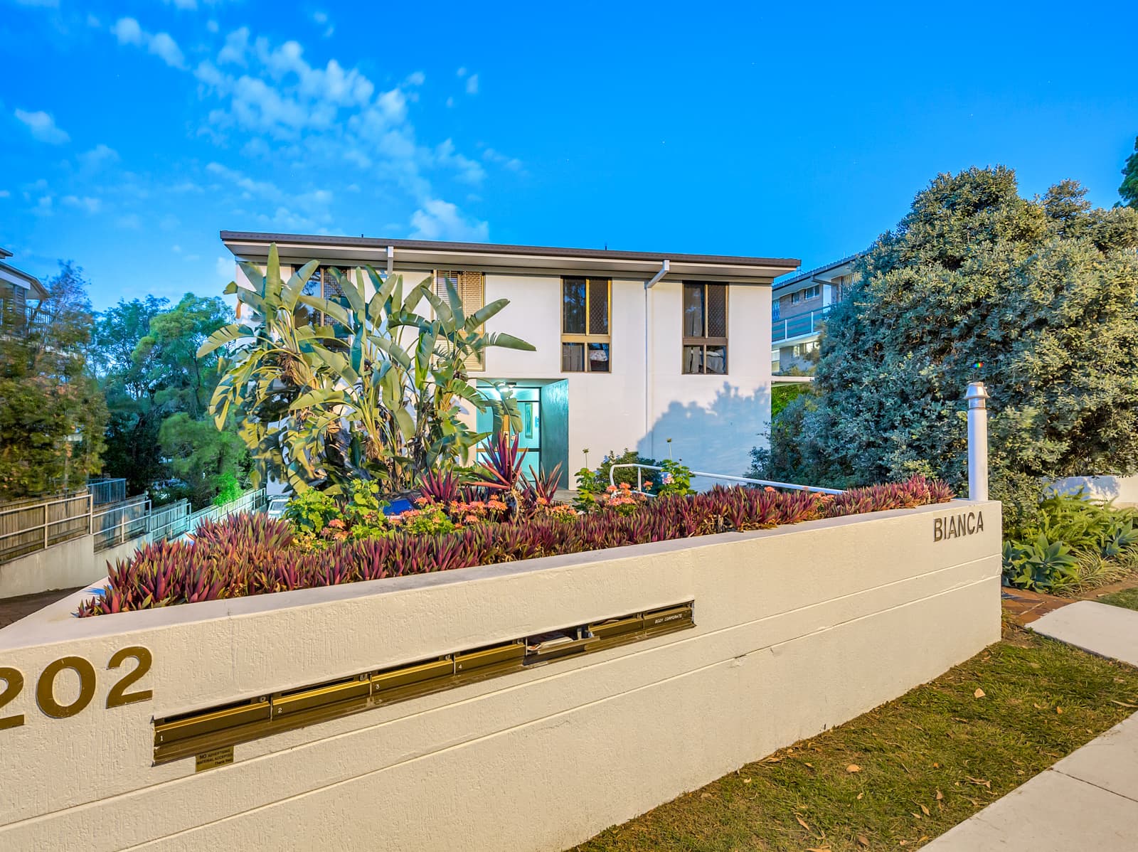 3/202 Carmody Road, St Lucia - Thumbnail 4
