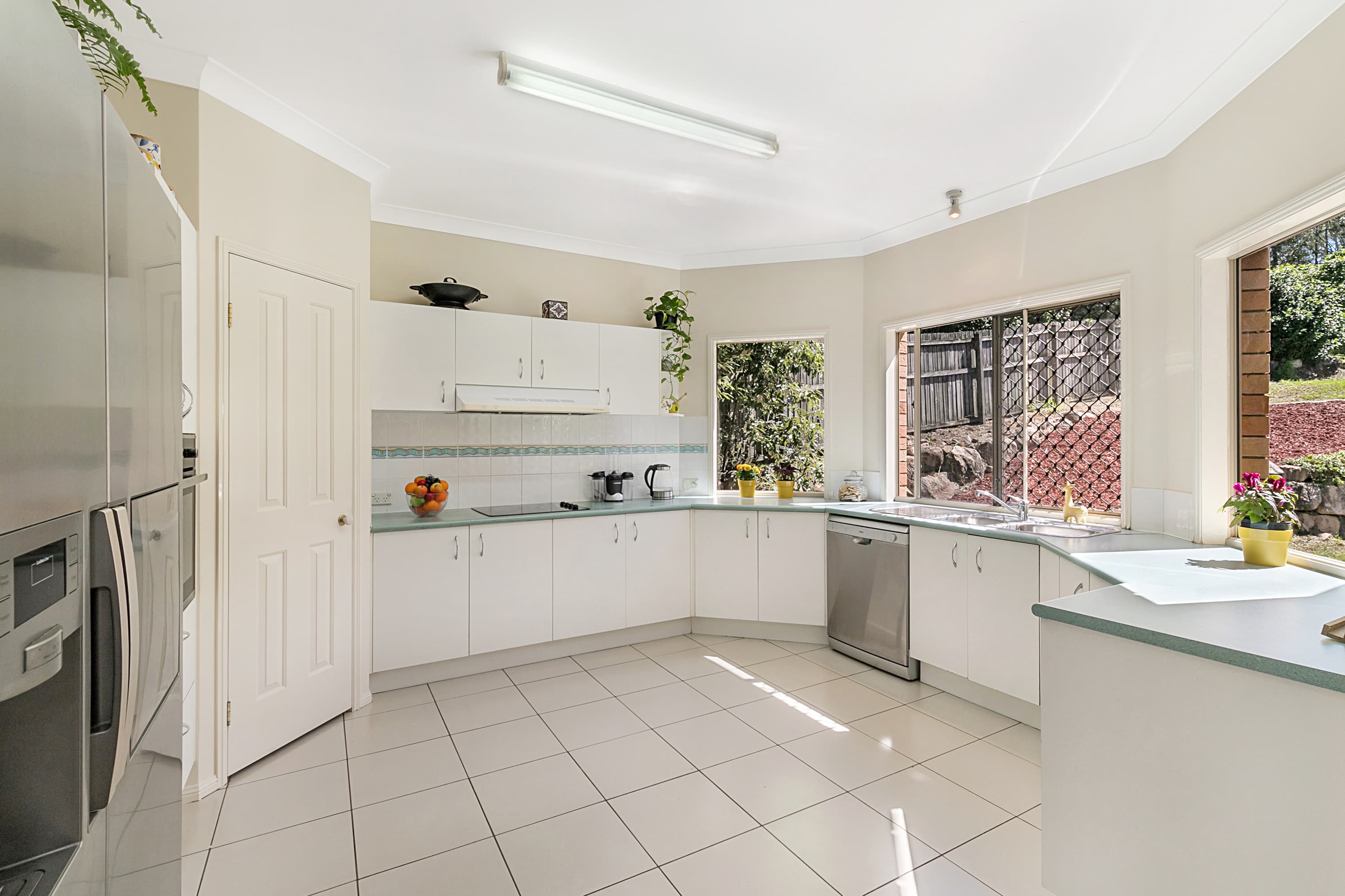 81 Gibson Crescent, Bellbowrie - Image 1
