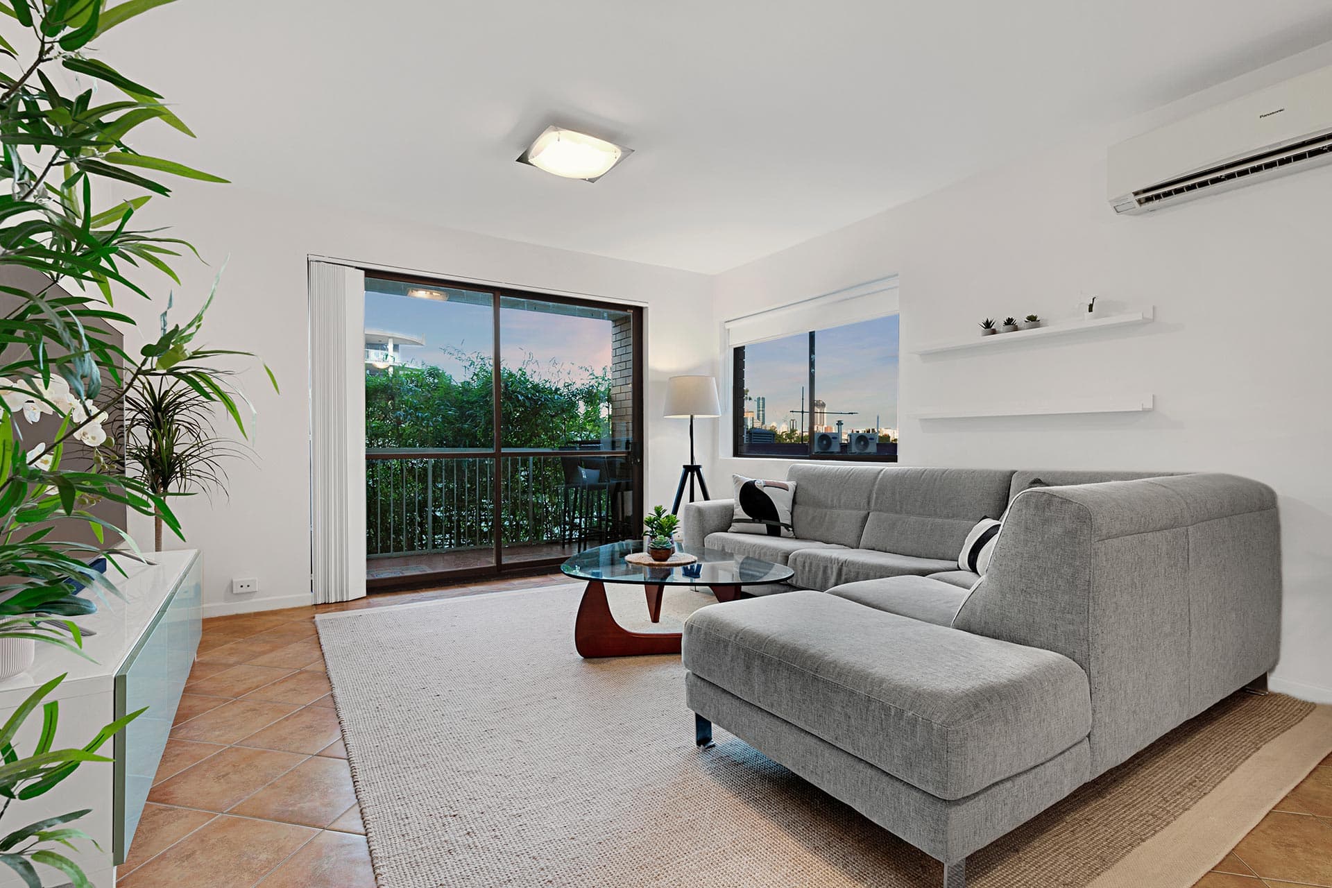 19/12 Patrick Lane, Toowong - Thumbnail 2