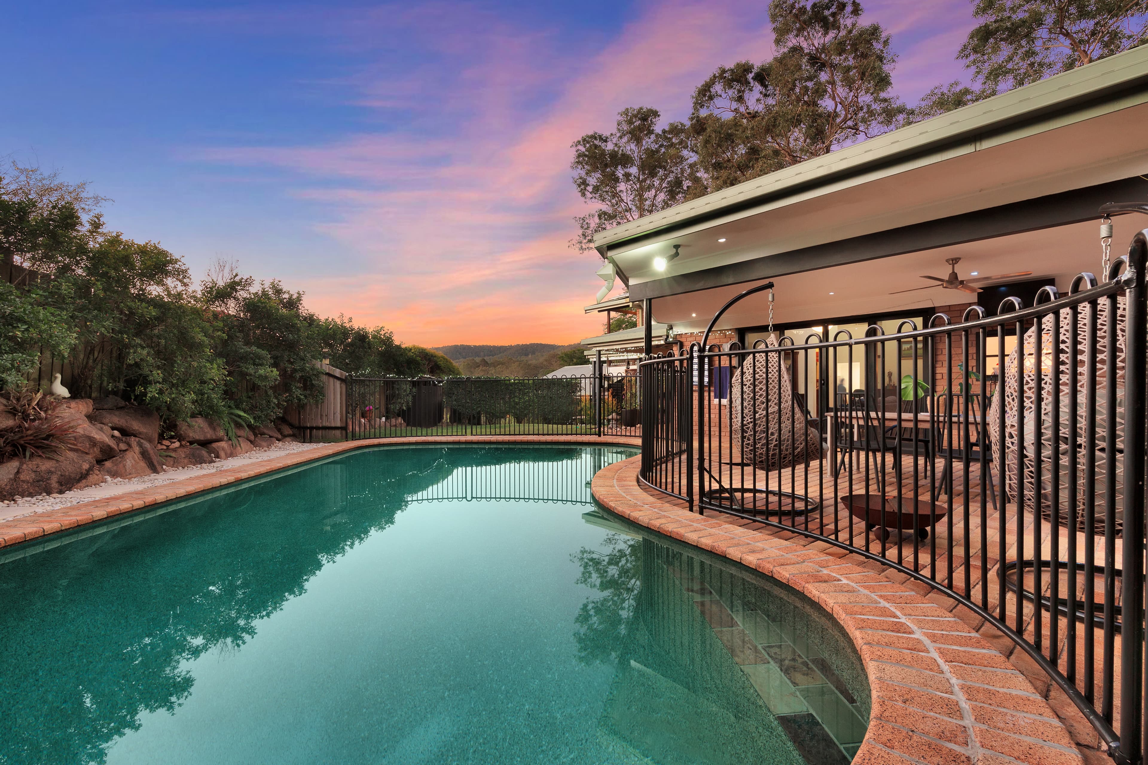 9 Tinbeerwah Place, Chapel Hill - Image 1