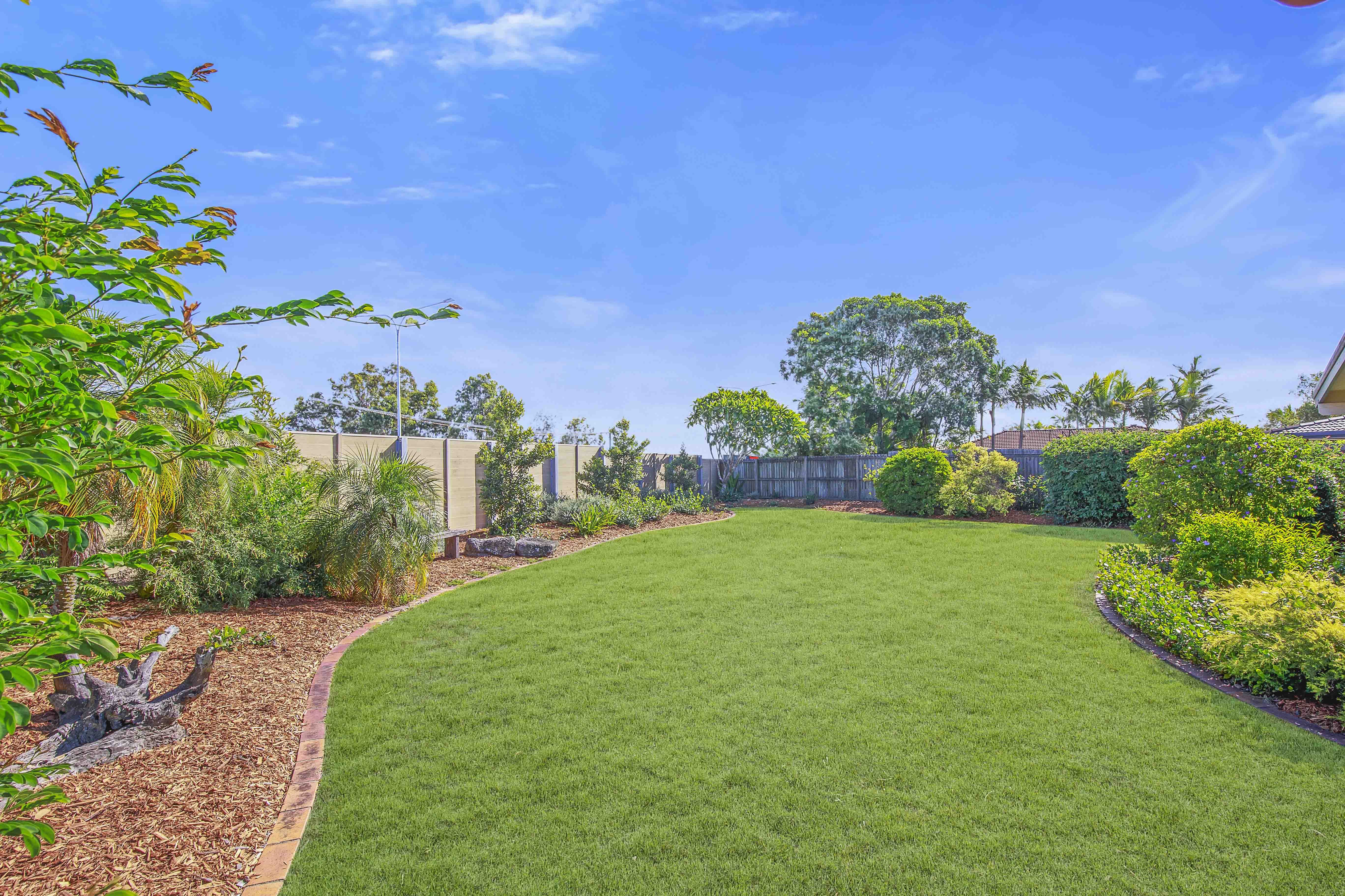 15 Melody Street, Jamboree Heights - Thumbnail 2