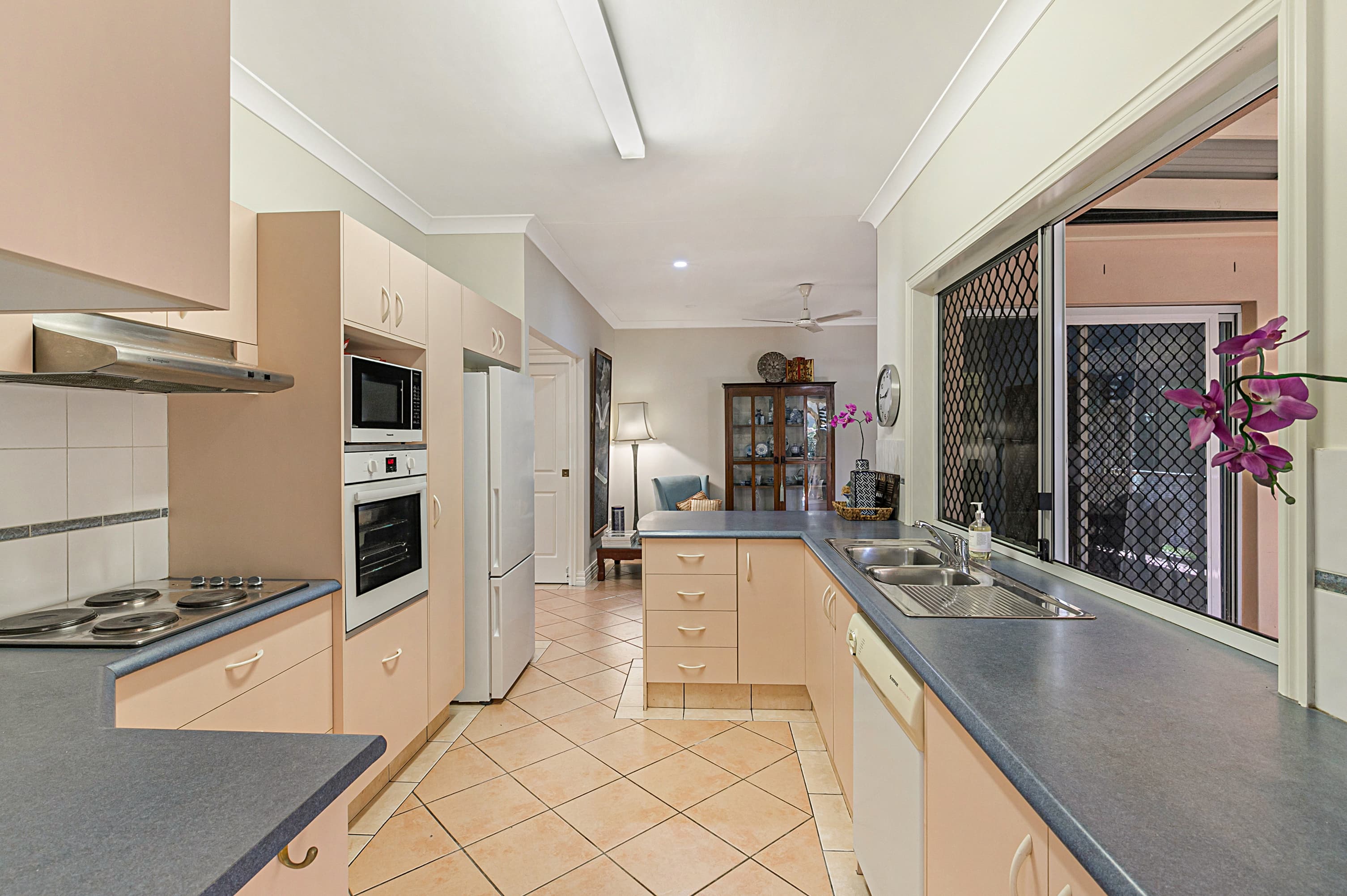 17 Blackwood Street, Sherwood - Thumbnail 6