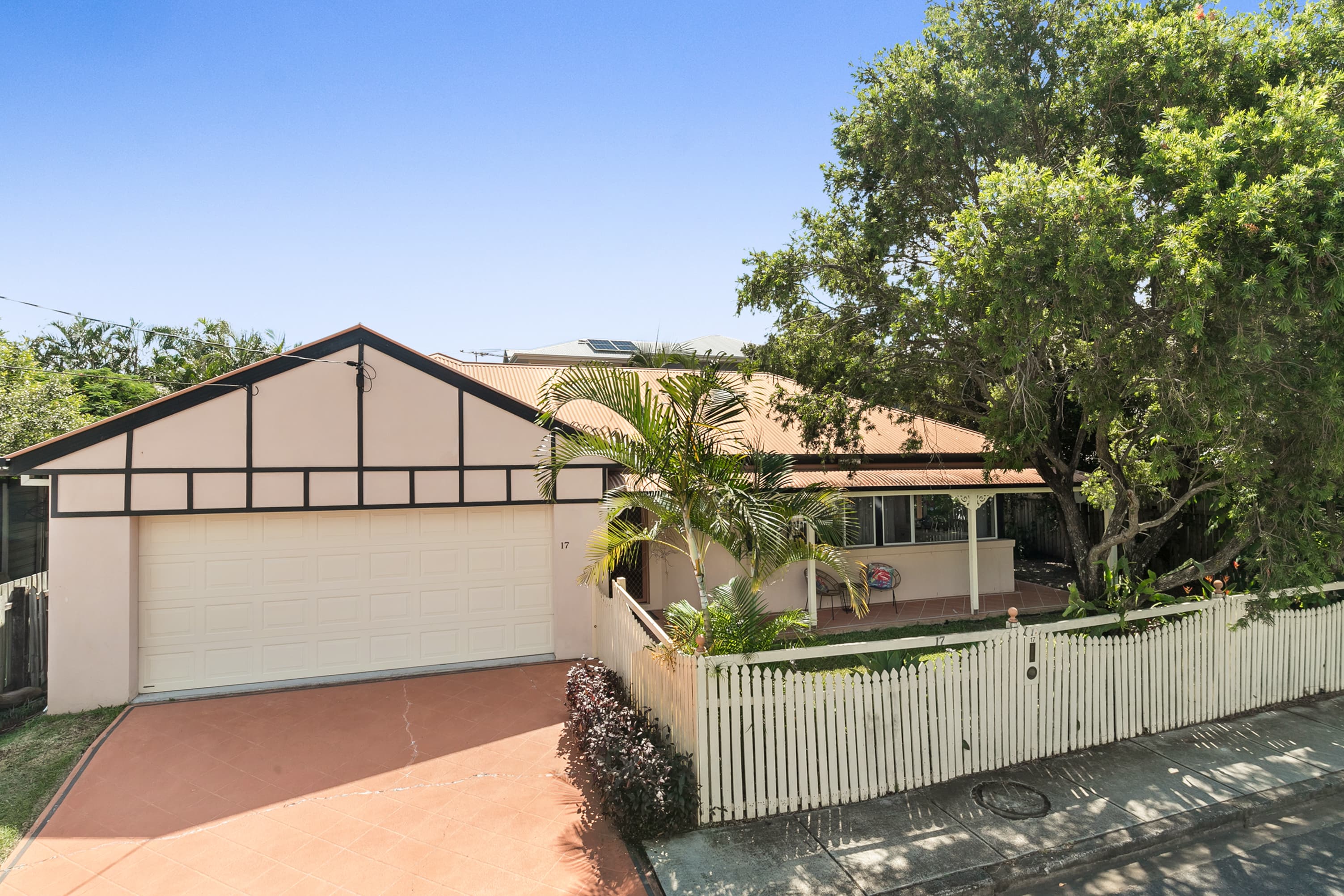 17 Blackwood Street, Sherwood - Image 1