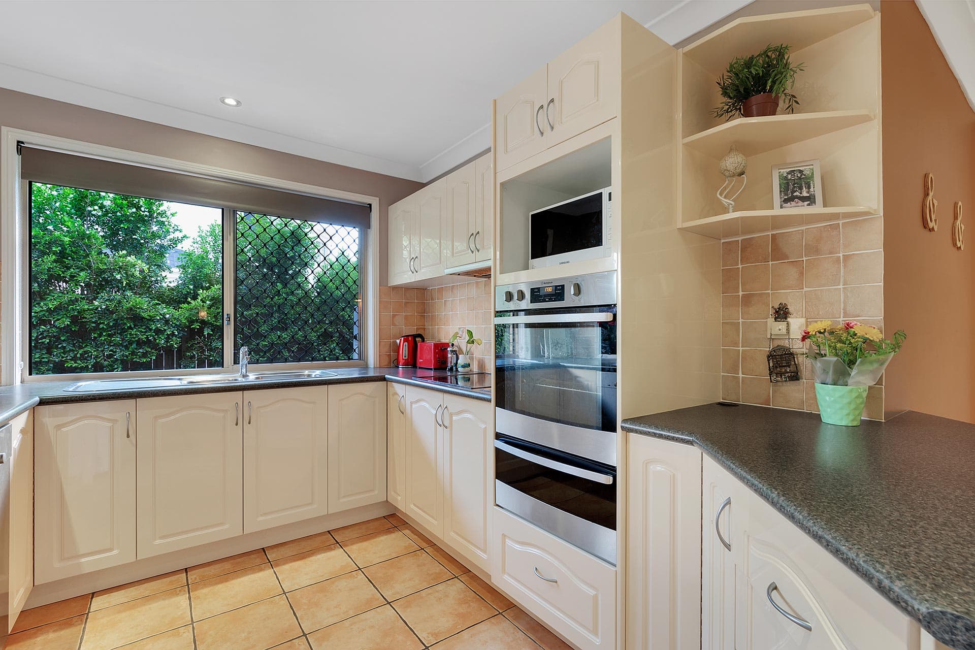 91 McPherson Road, Sinnamon Park - Thumbnail 2