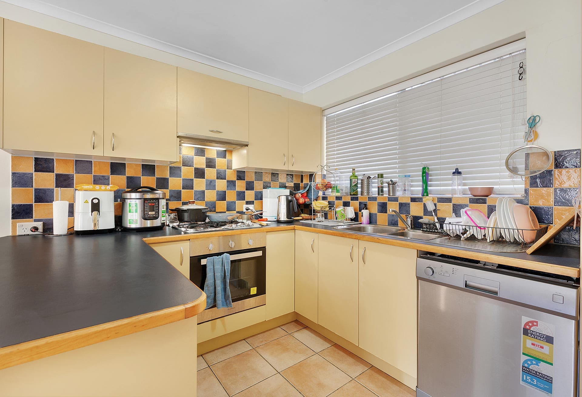 4/138 Clarence Road, Indooroopilly - Image 1