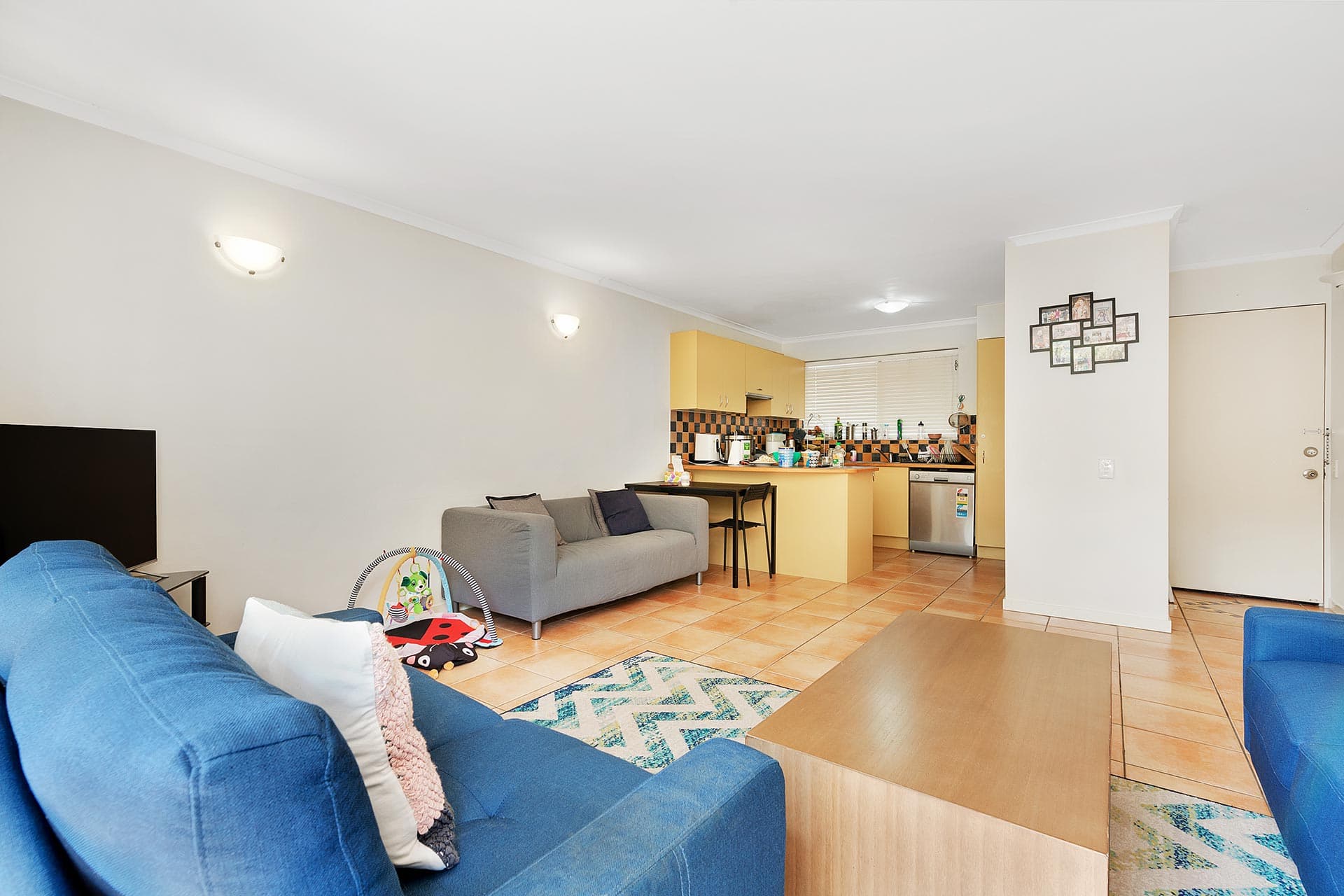 4/138 Clarence Road, Indooroopilly - Thumbnail 2