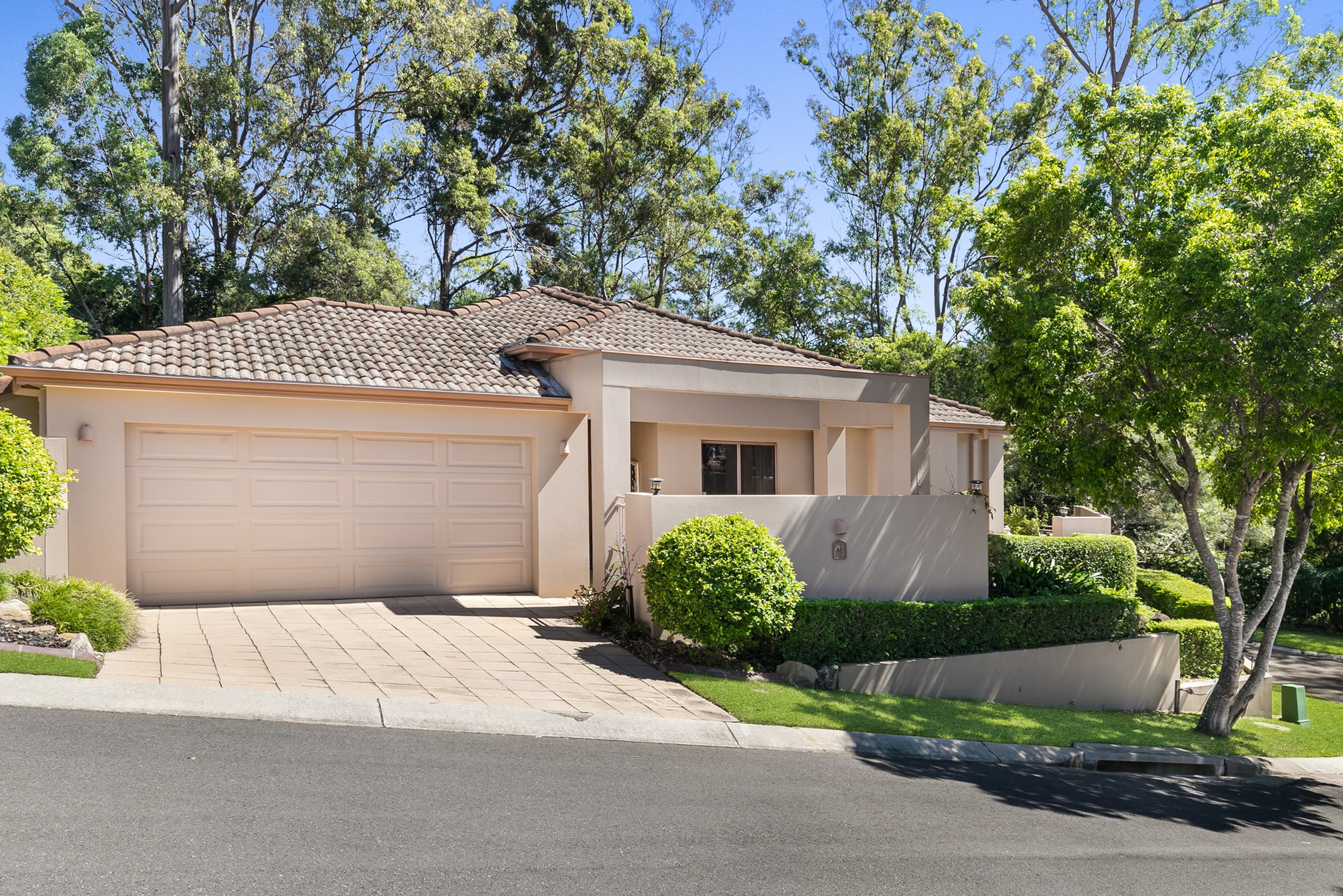14/56 Kersley Road, Kenmore - Image 1