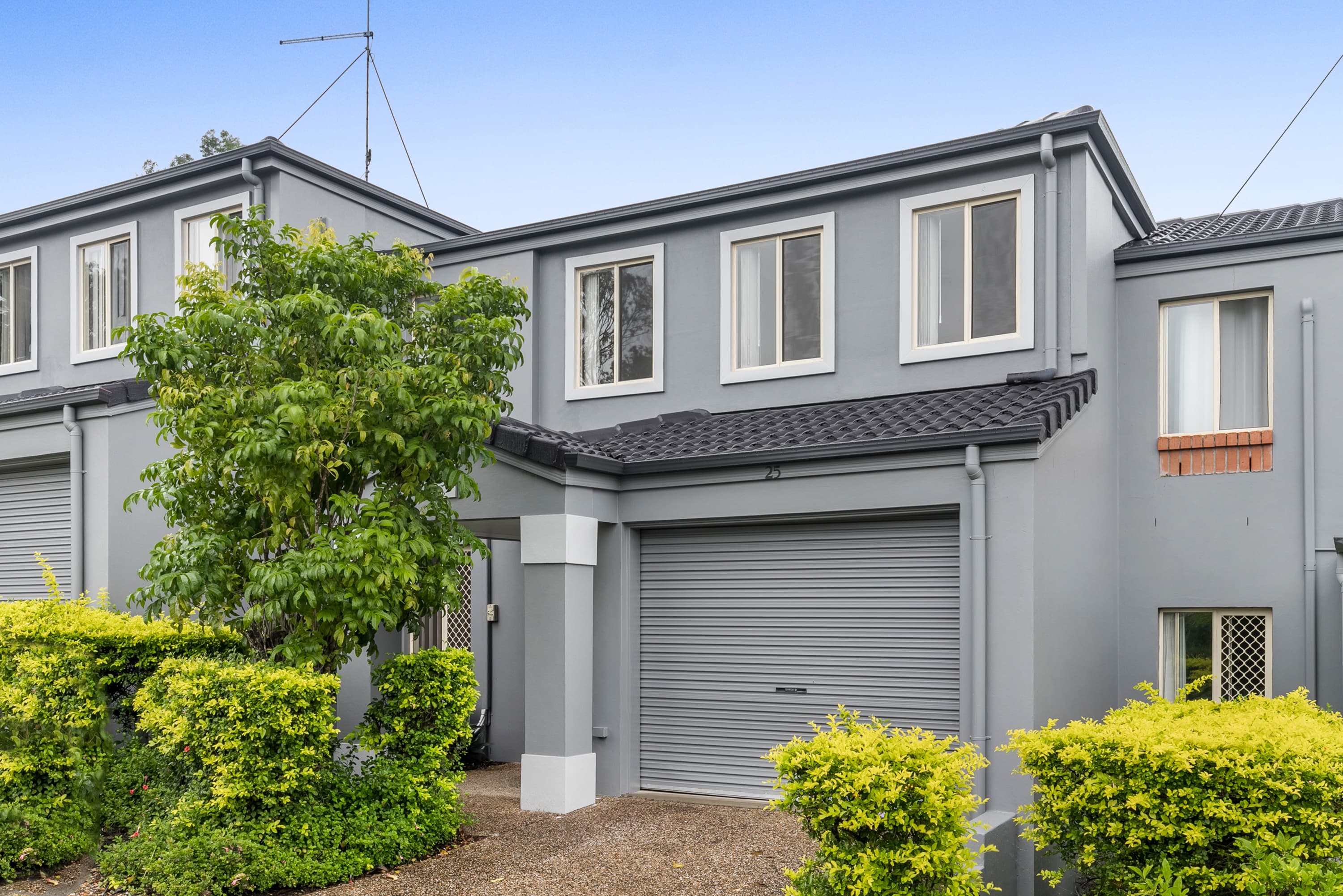 25/10 Chapman Place, Oxley - Image 1