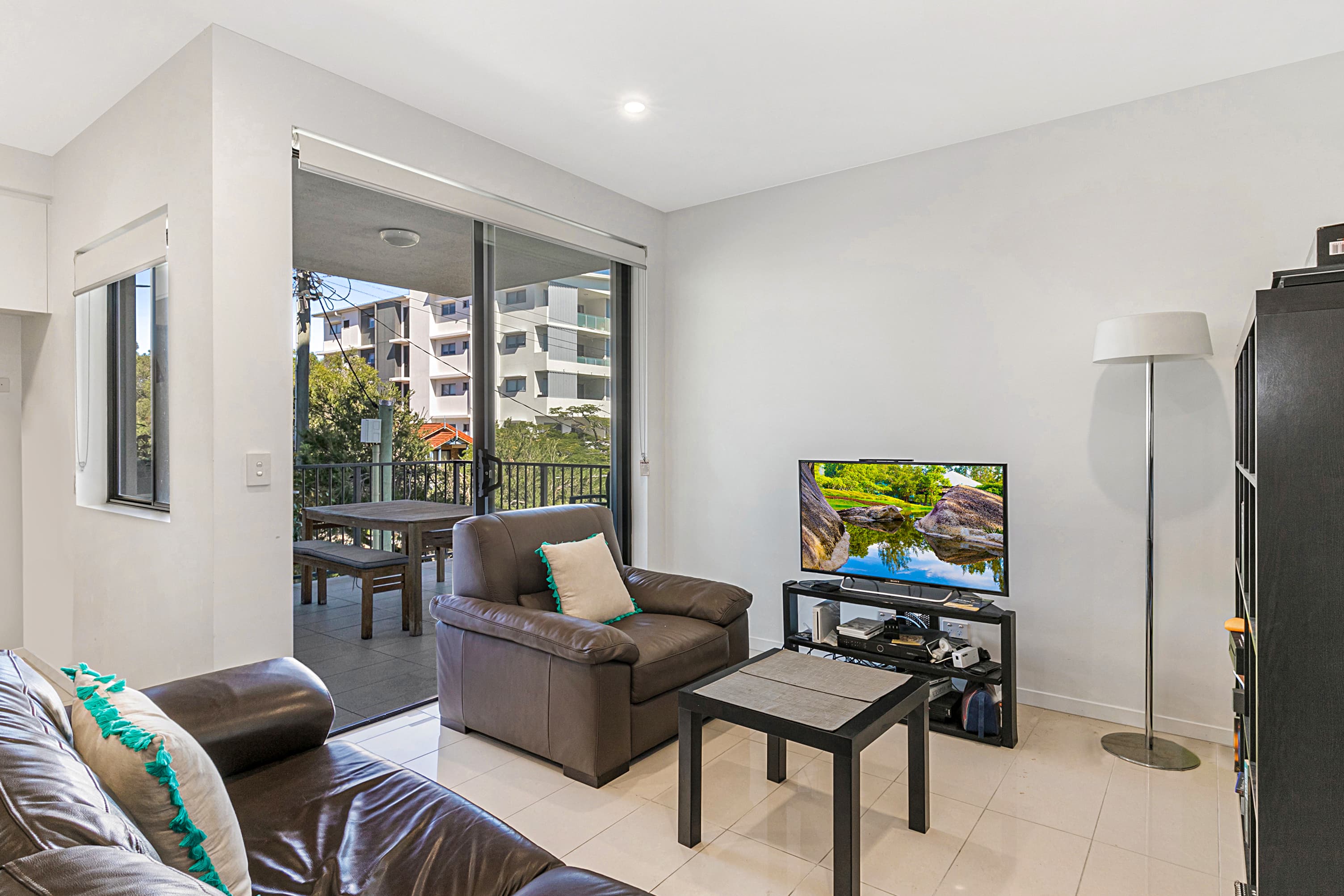 1/56 Hood Street, Sherwood - Thumbnail 2