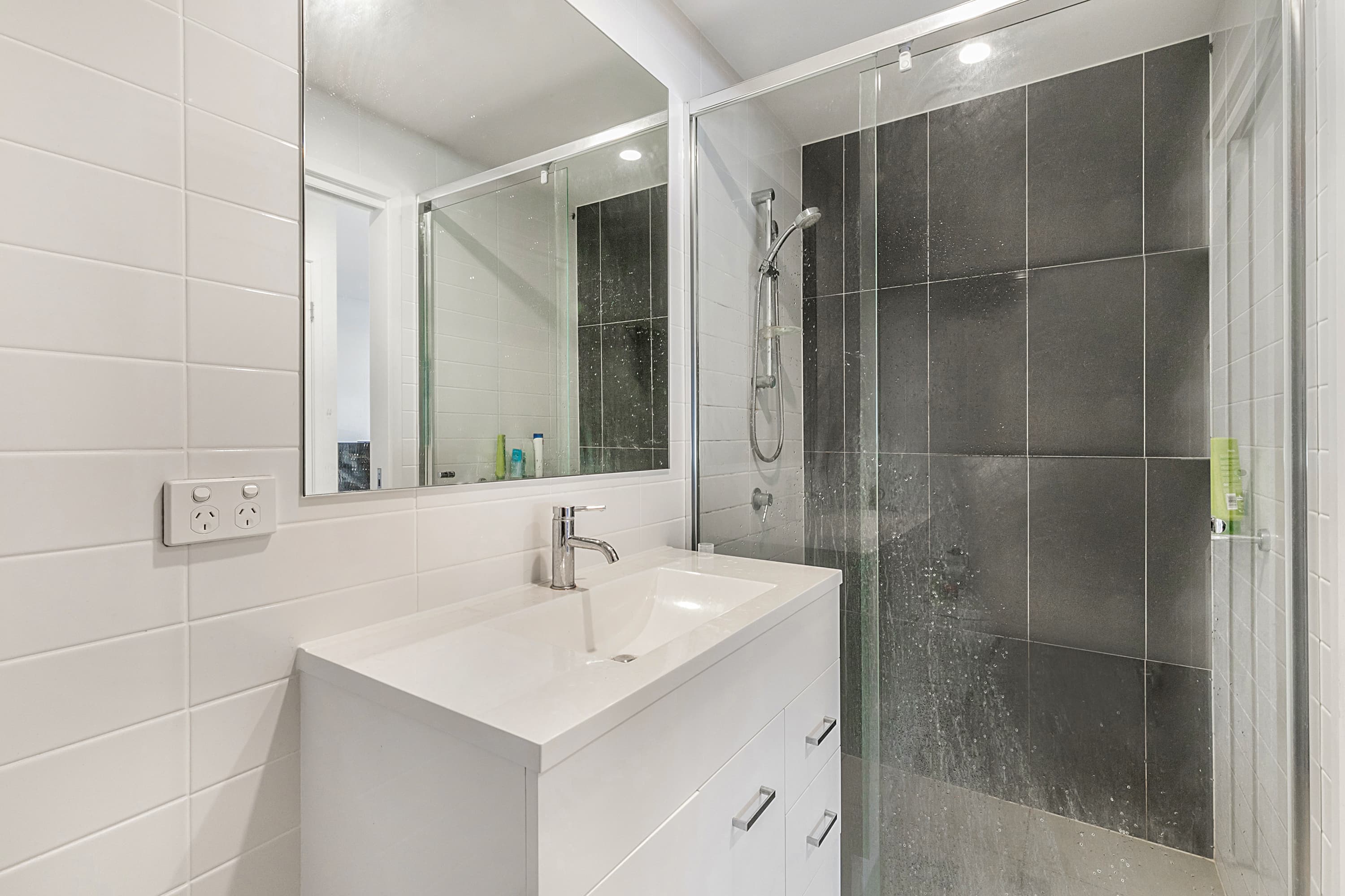 1/56 Hood Street, Sherwood - Thumbnail 5