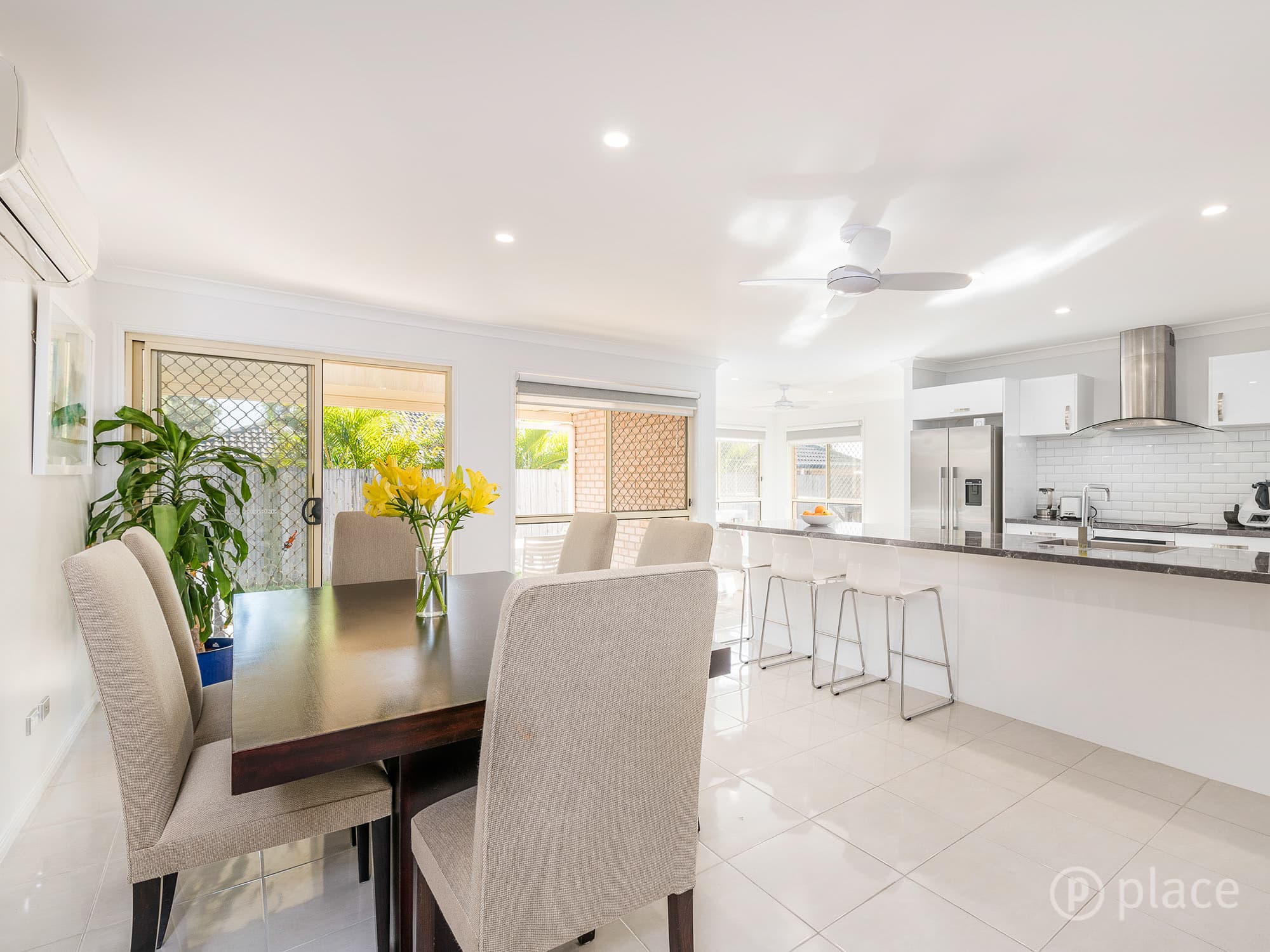 11 Mayfair Place, Moggill - Image 1