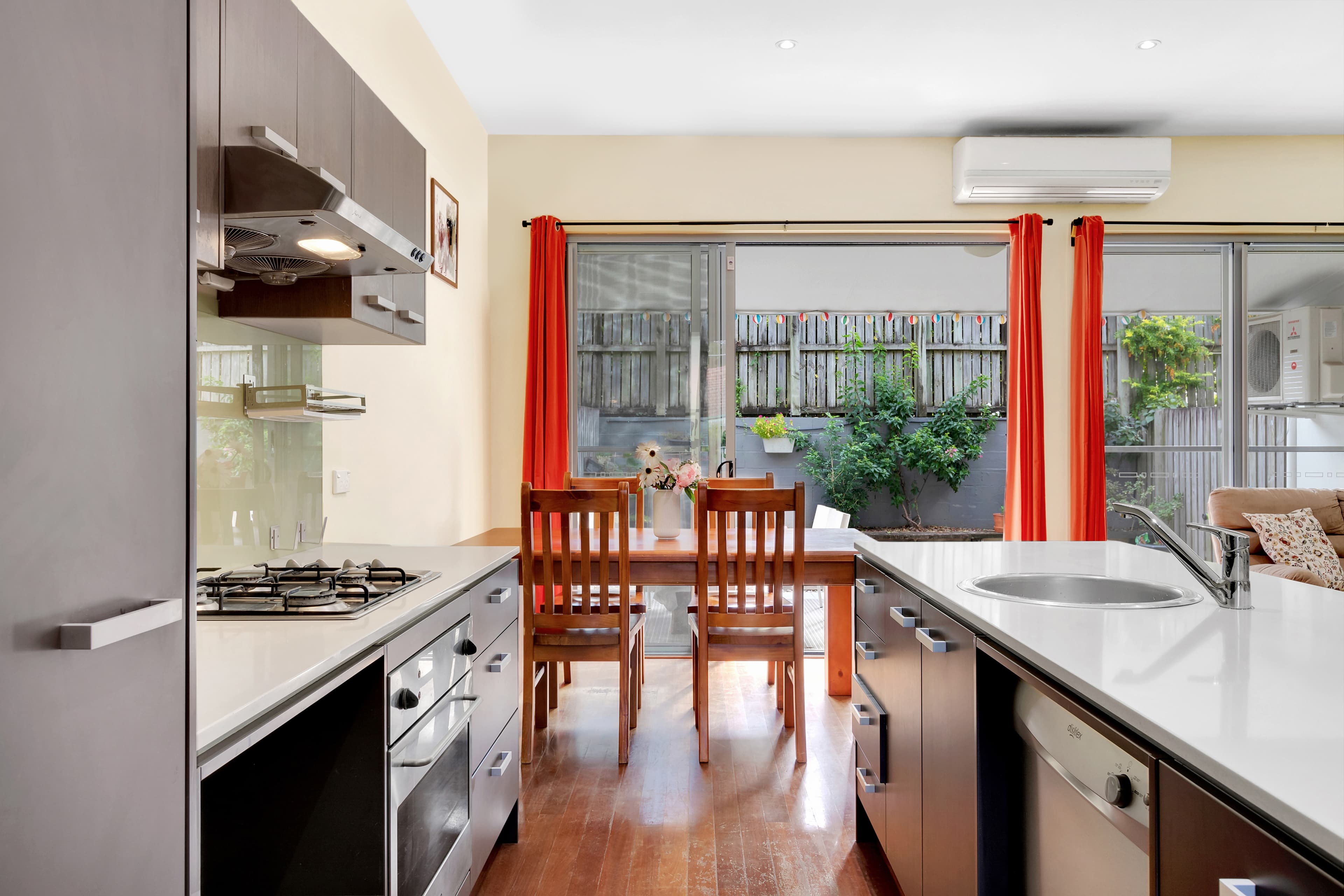 2/1 Sovereign Street, Indooroopilly - Thumbnail 5