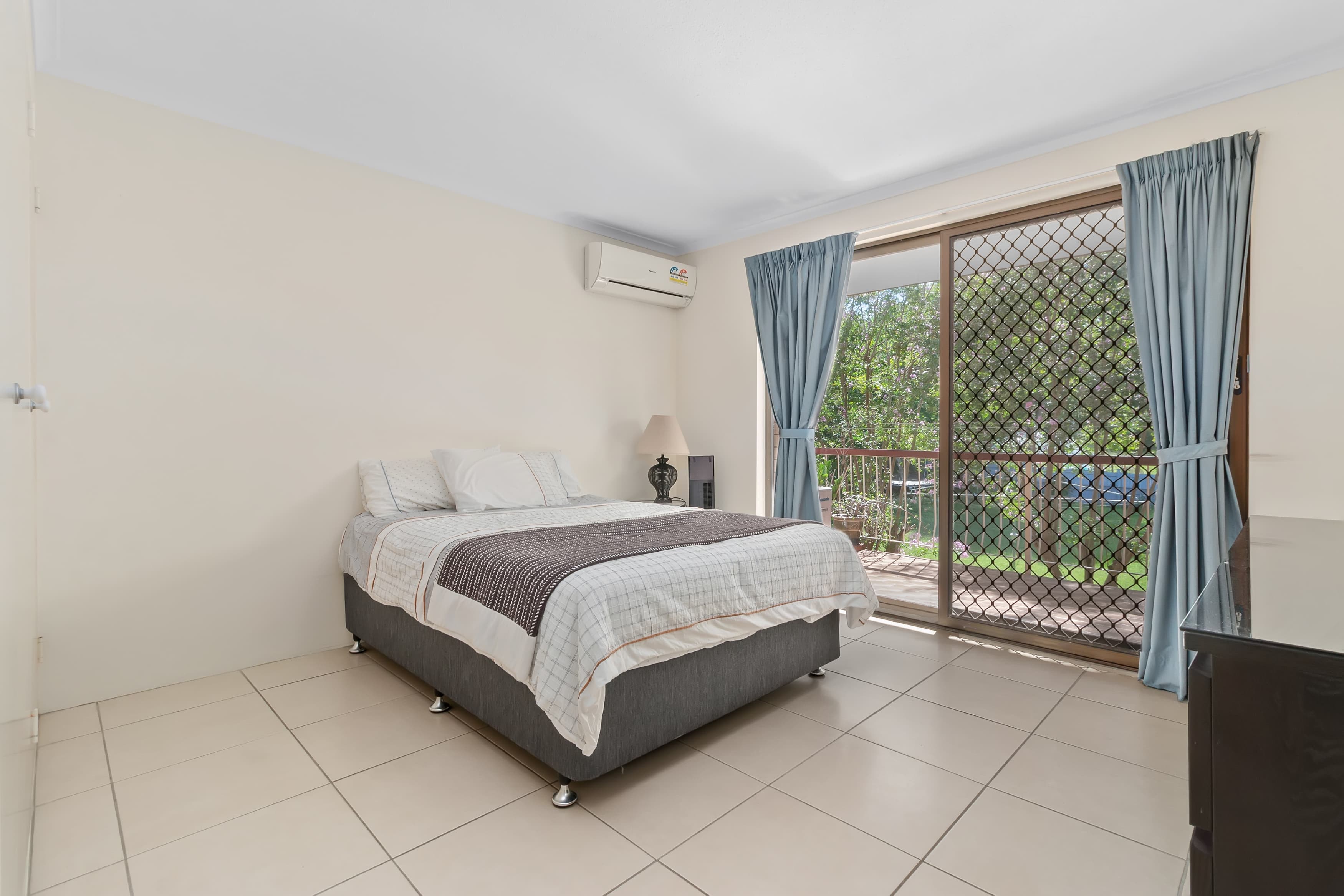 2/10 Ward Street, Indooroopilly - Thumbnail 4