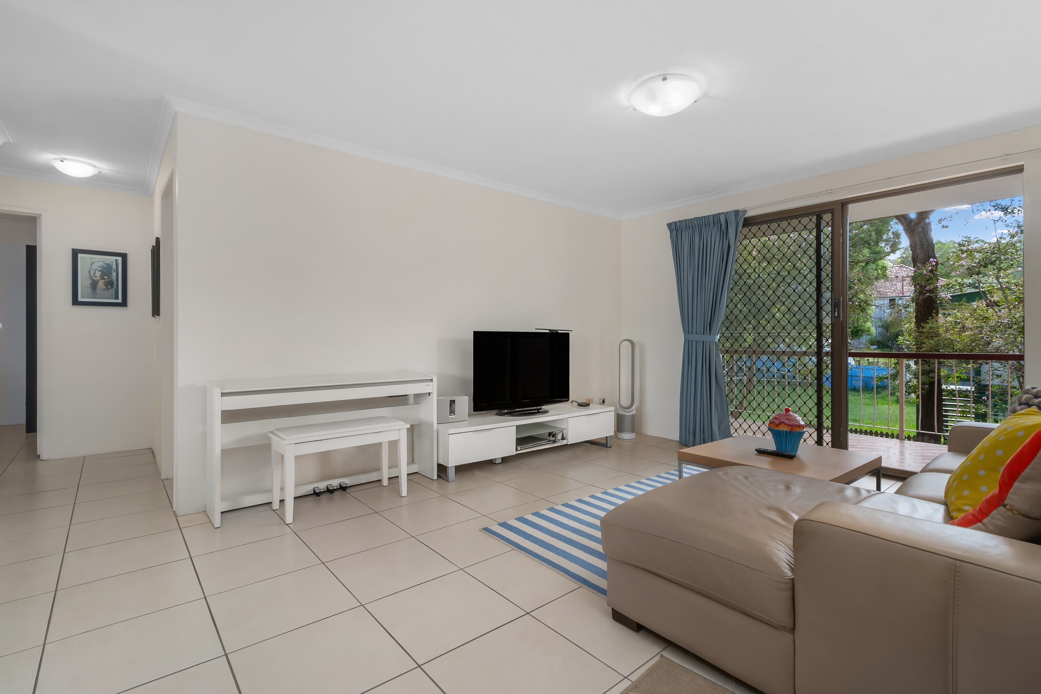 2/10 Ward Street, Indooroopilly - Thumbnail 3
