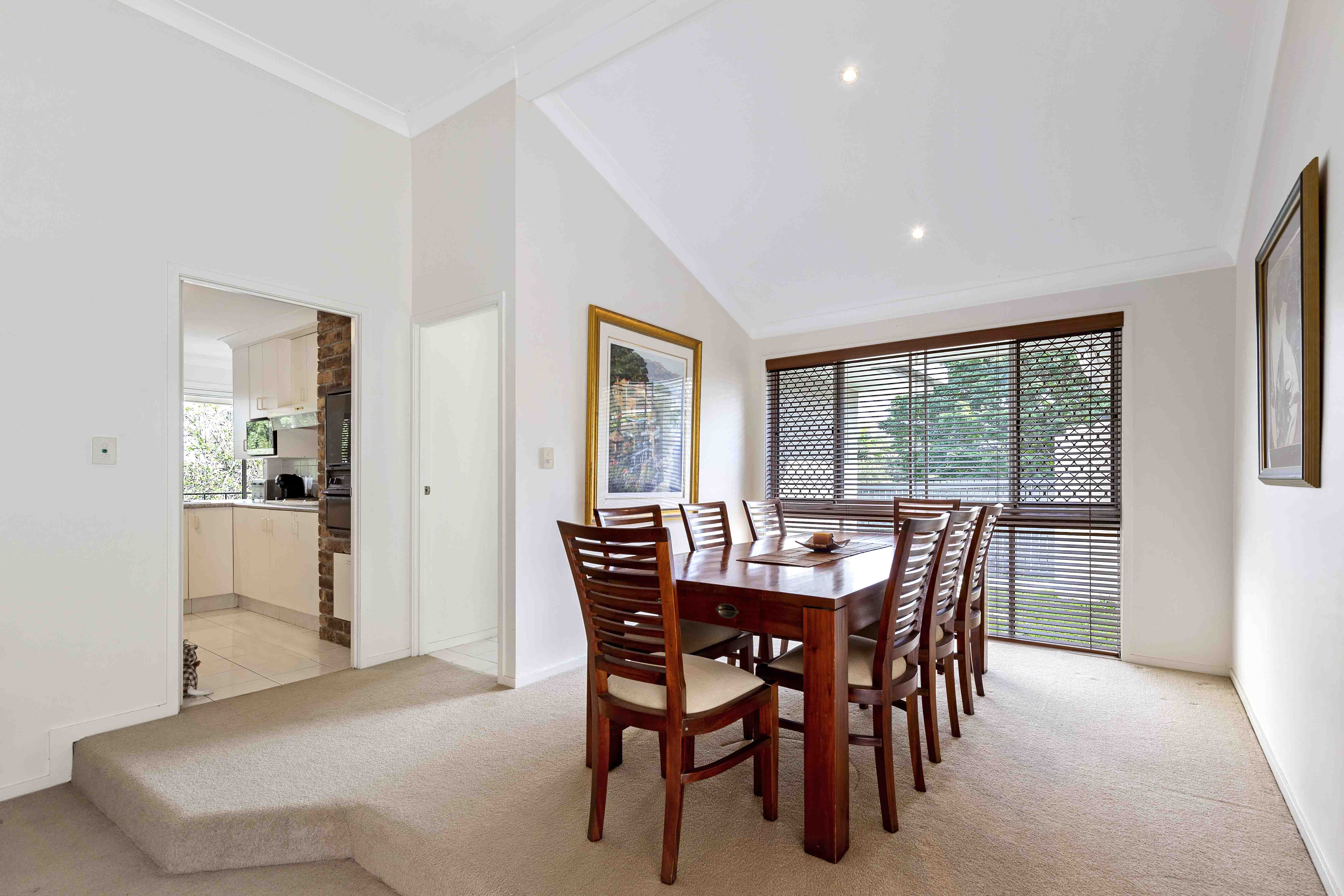 1 Brookvale Close, Kenmore Hills - Thumbnail 4