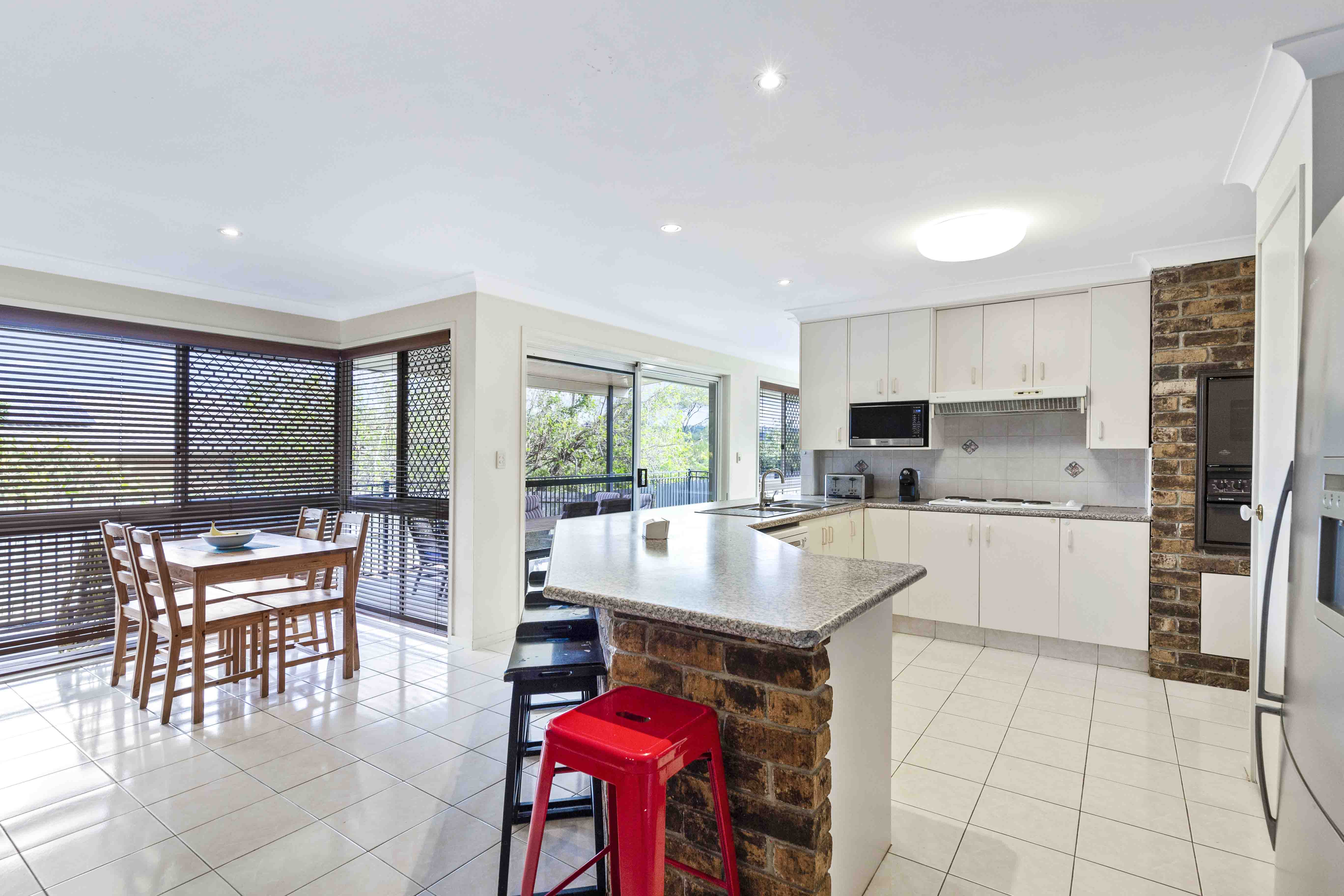 1 Brookvale Close, Kenmore Hills - Thumbnail 2