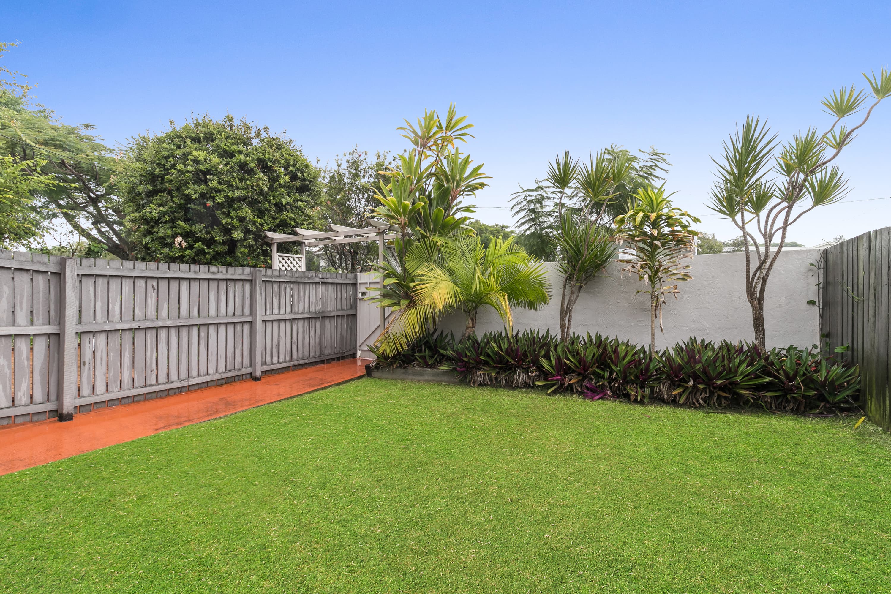 2/63 Pring Street, Hendra - Thumbnail 2