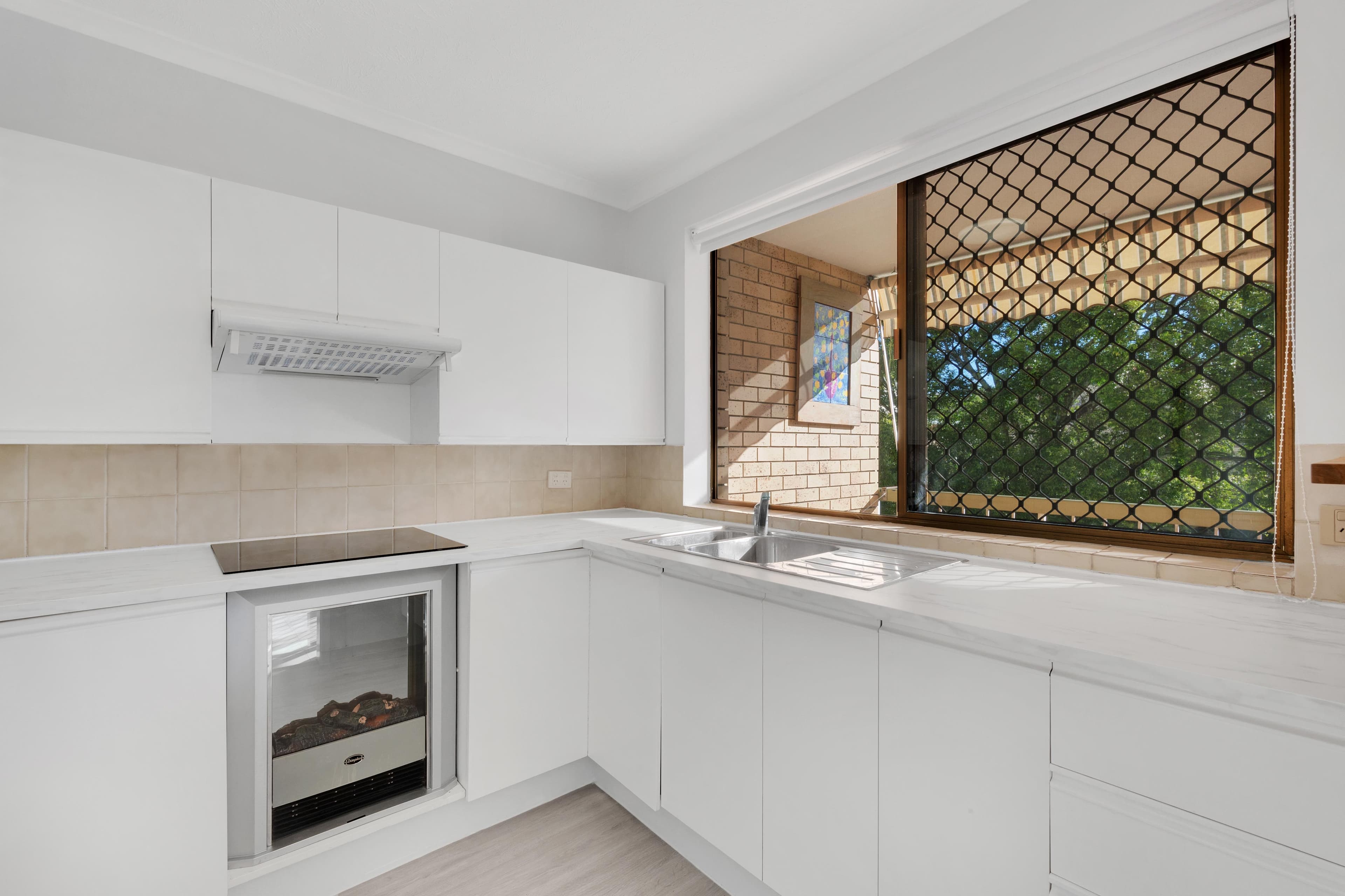 6/150 Clarence Road, Indooroopilly - Thumbnail 4