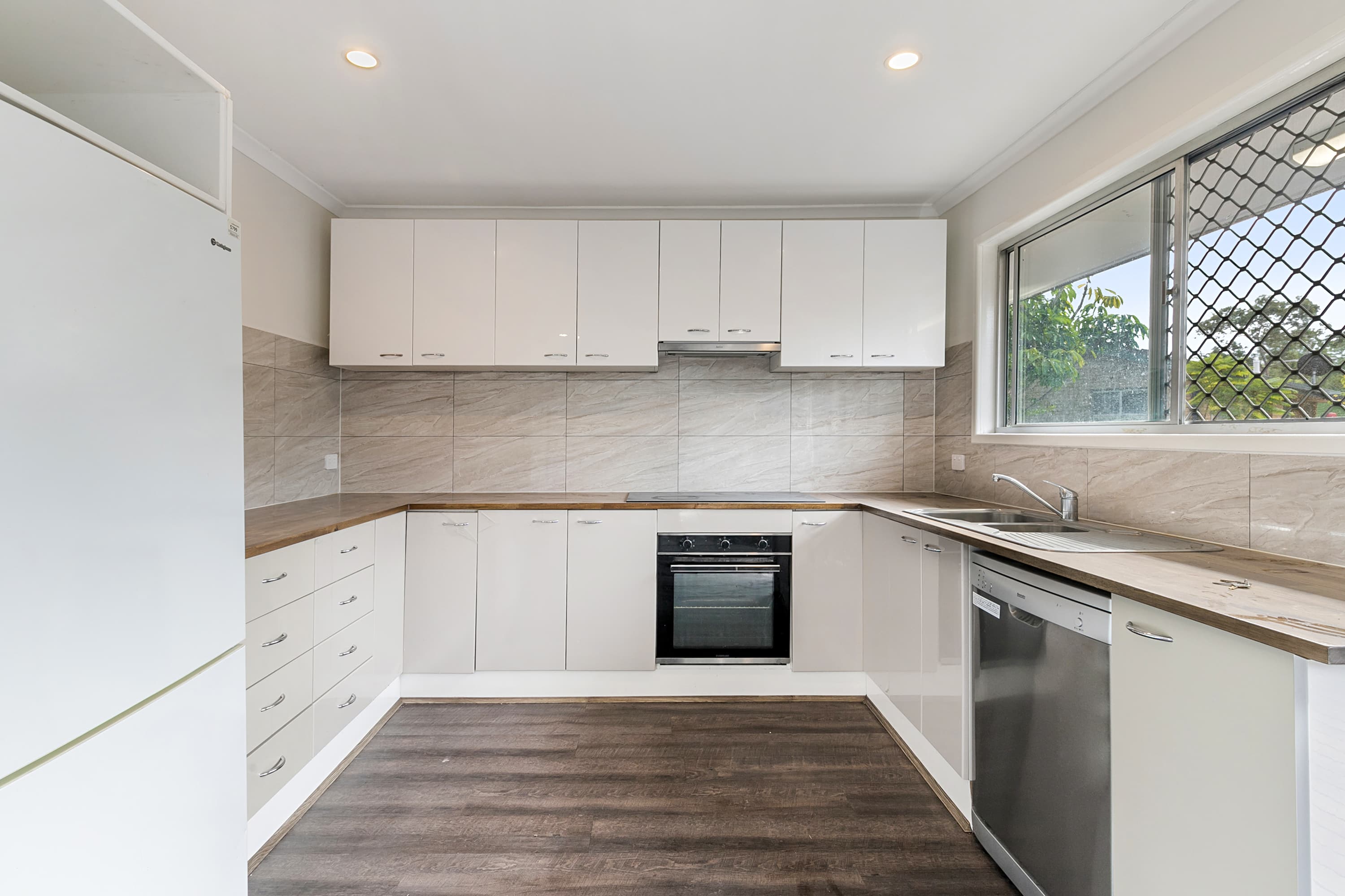 2 Birkin Road, Bellbowrie - Thumbnail 2