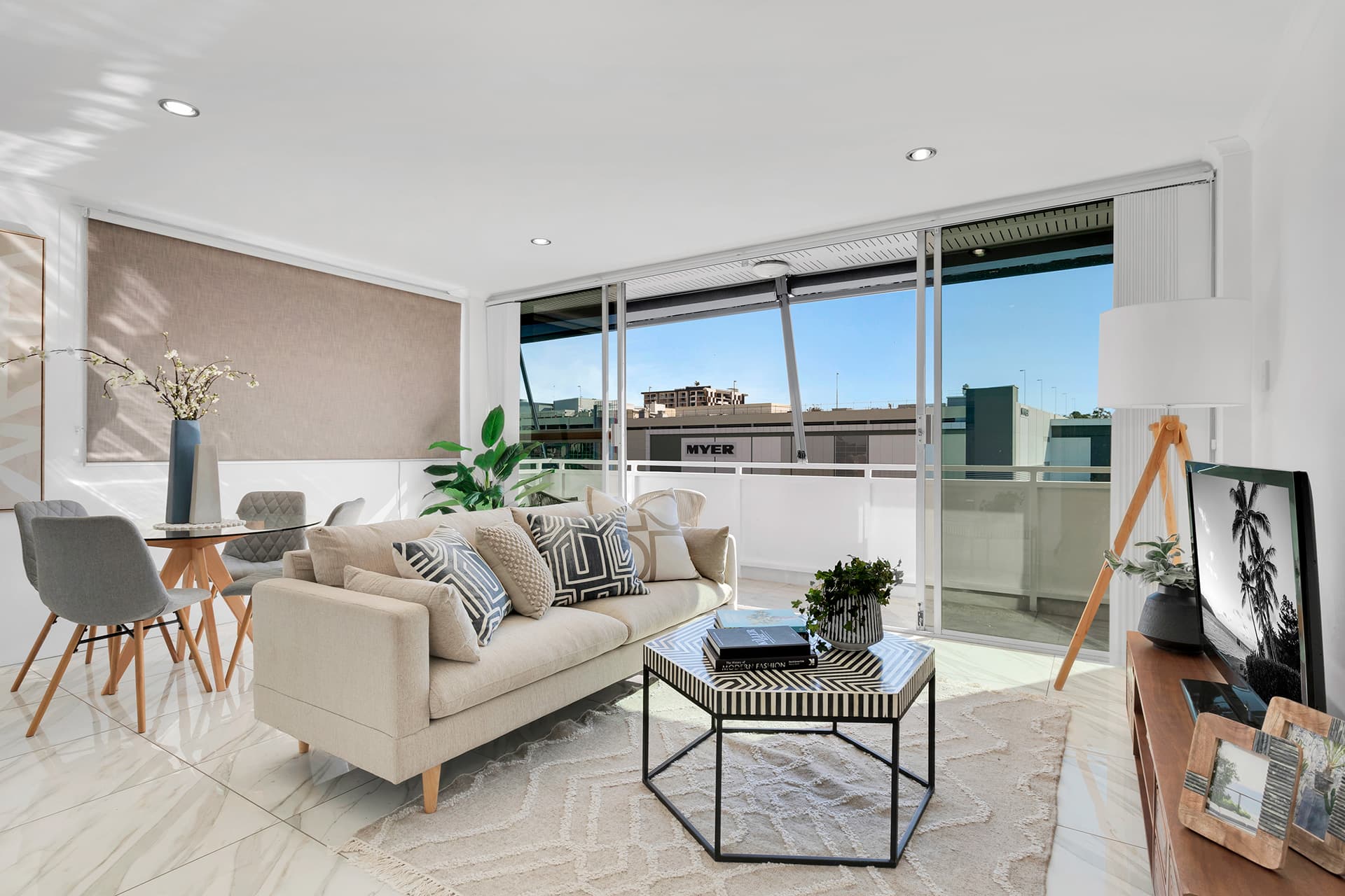 8/12 Underhill Avenu..., Indooroopilly - Image 1