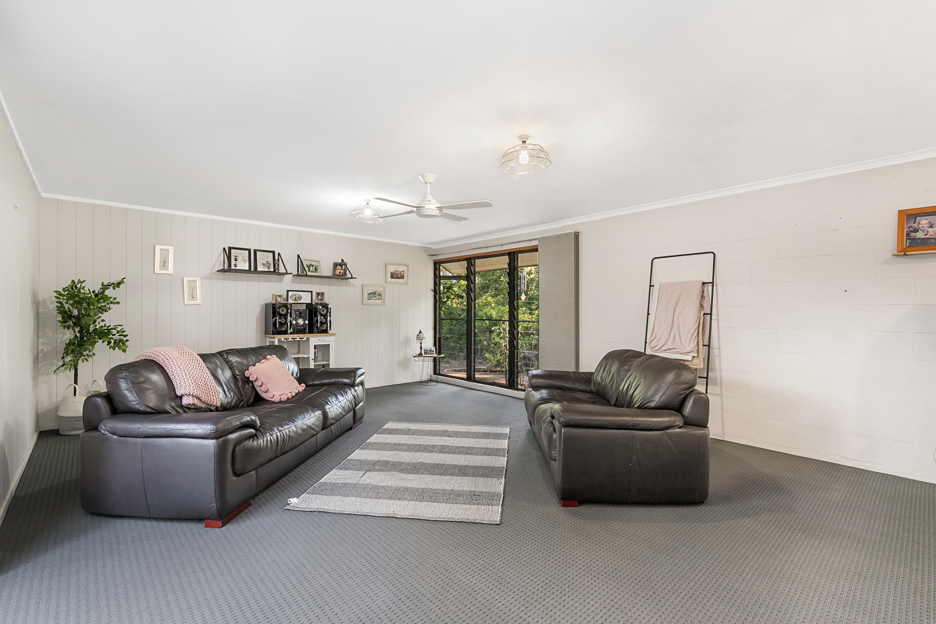 16 Third Avenue, Barellan Point - Thumbnail 5