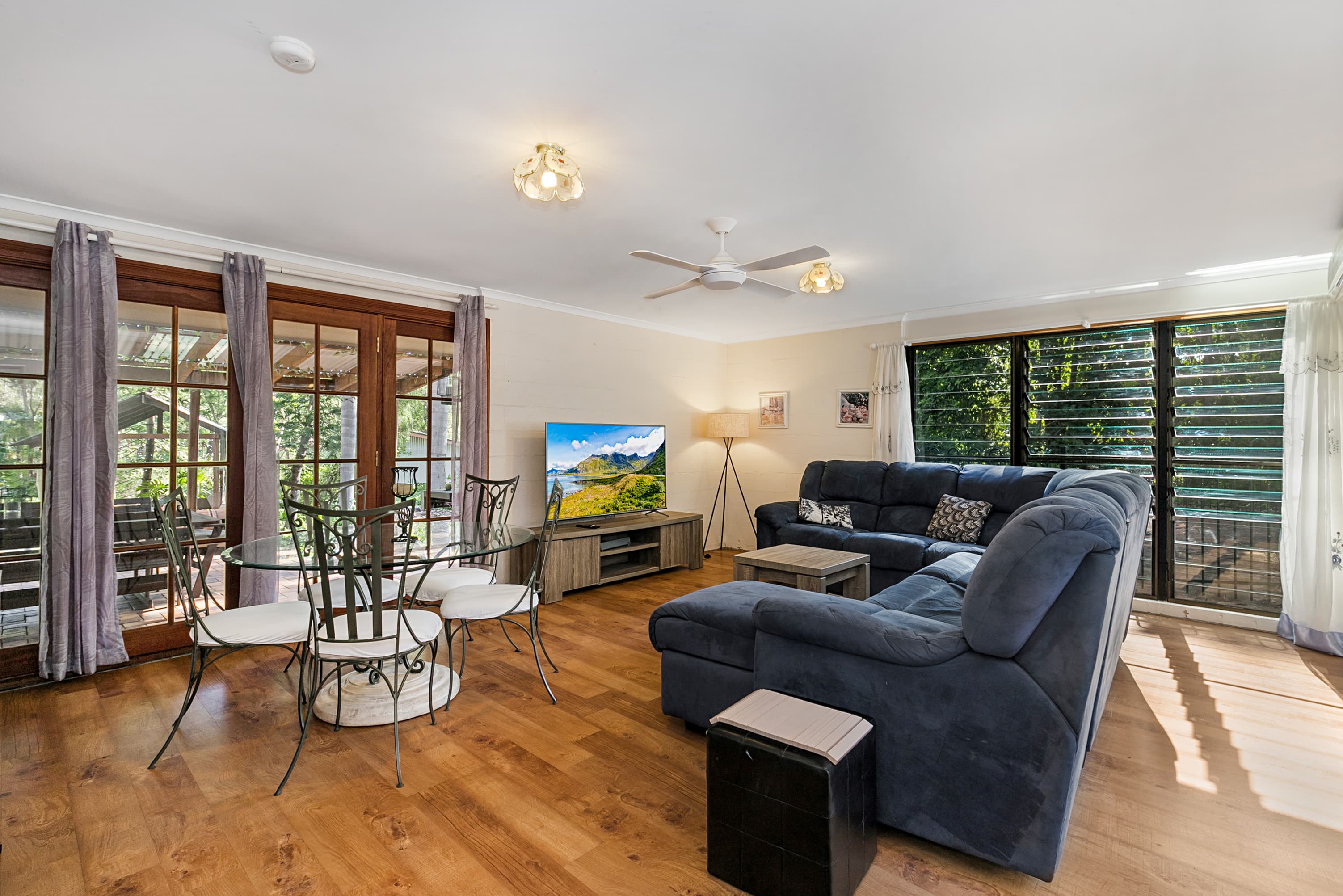 16 Third Avenue, Barellan Point - Thumbnail 4