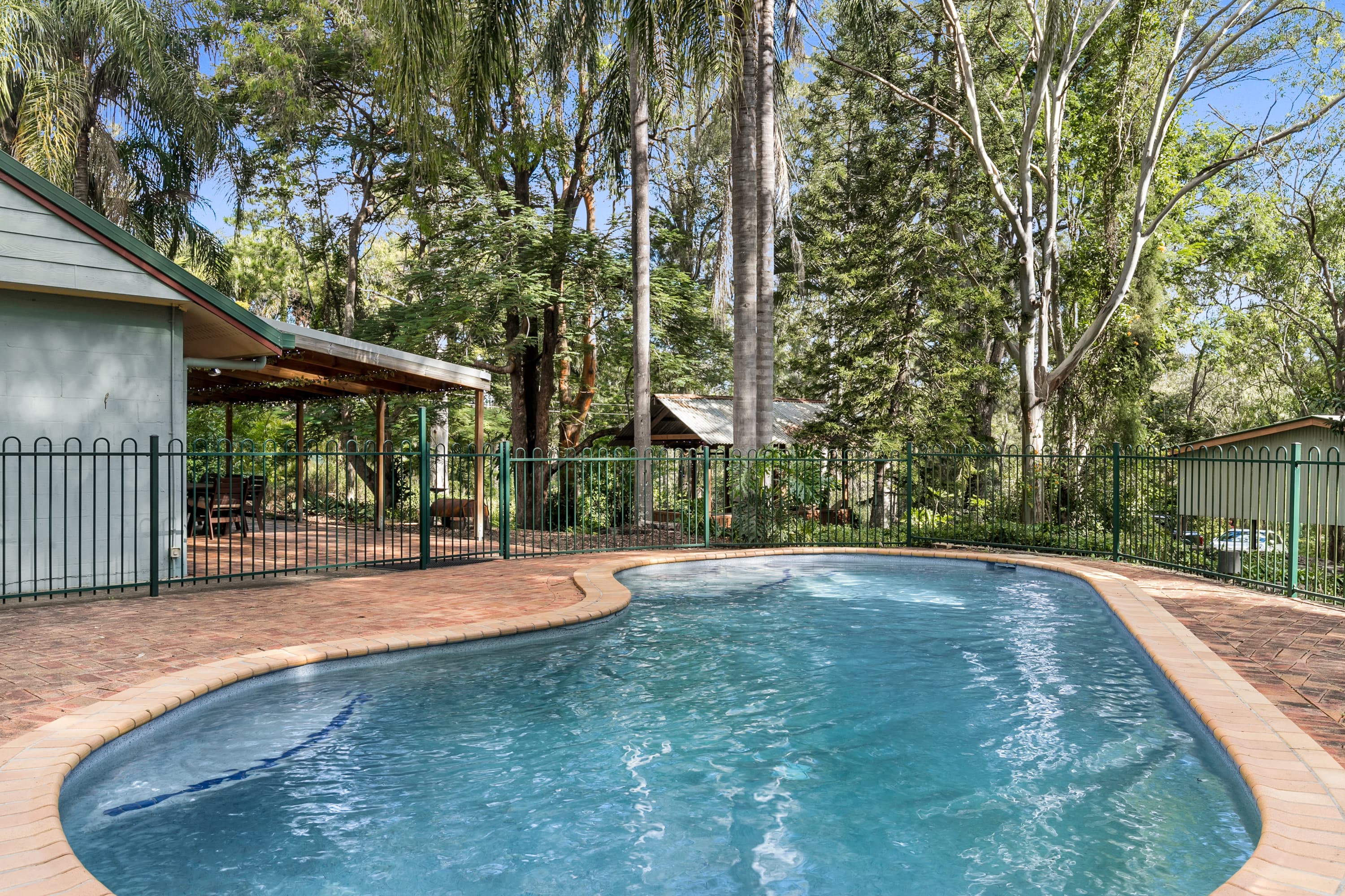 16 Third Avenue, Barellan Point - Image 1