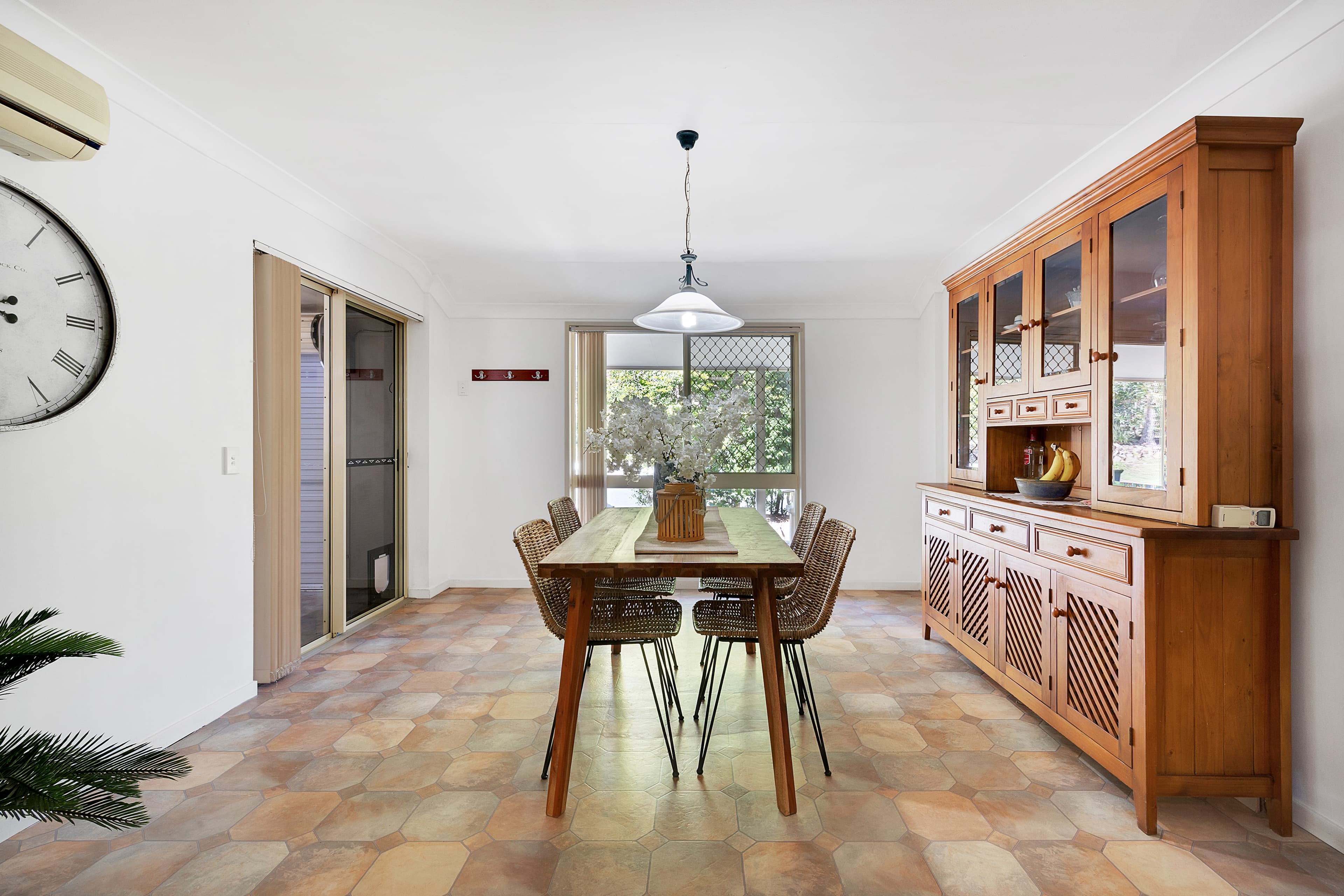 9 Lant Street, Chapel Hill - Thumbnail 3