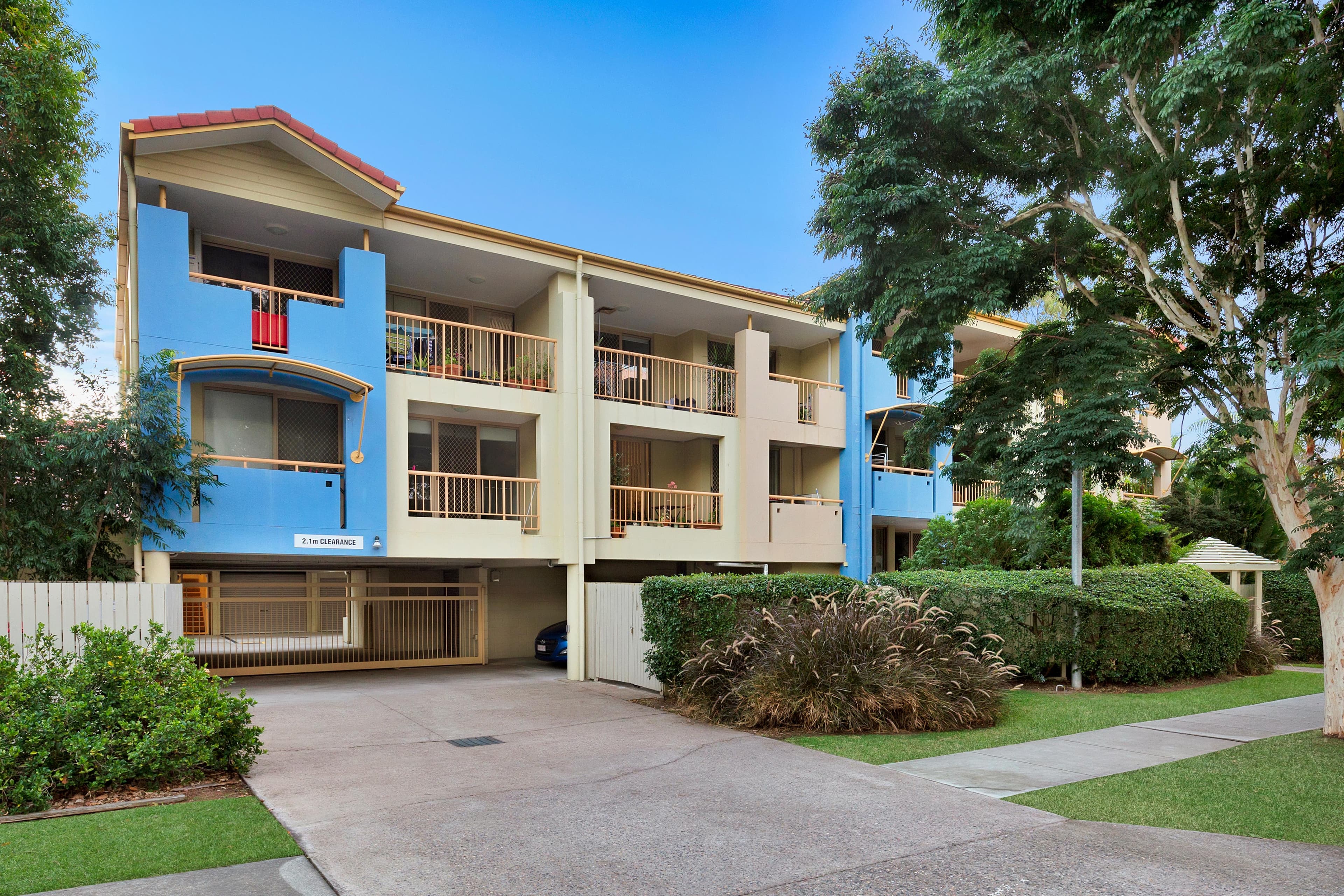 11/77-81 Fairley  St..., Indooroopilly - Thumbnail 2