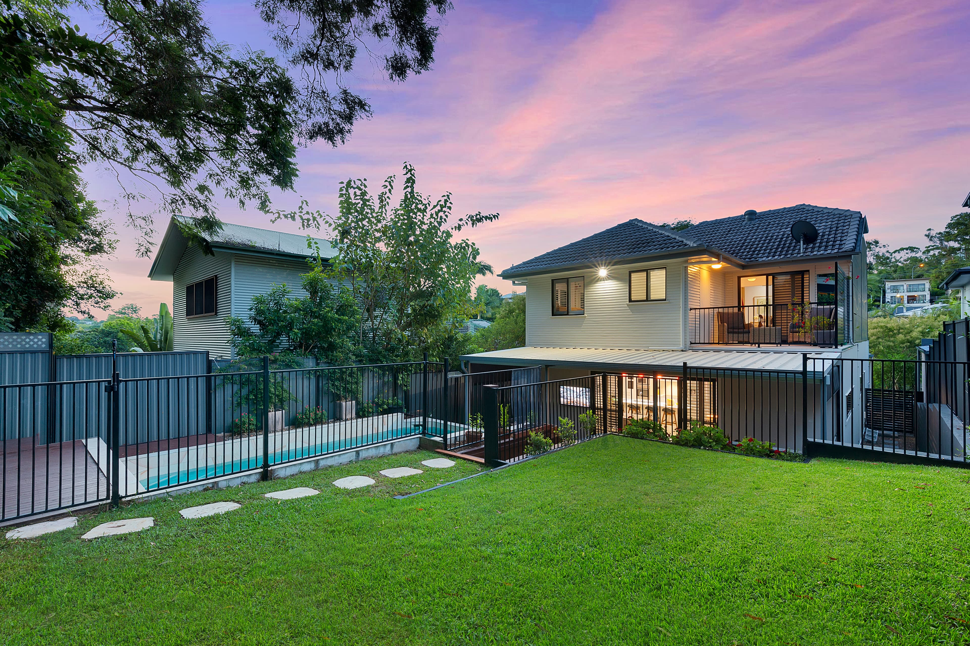 16 Noreen Street, Chapel Hill - Image 1