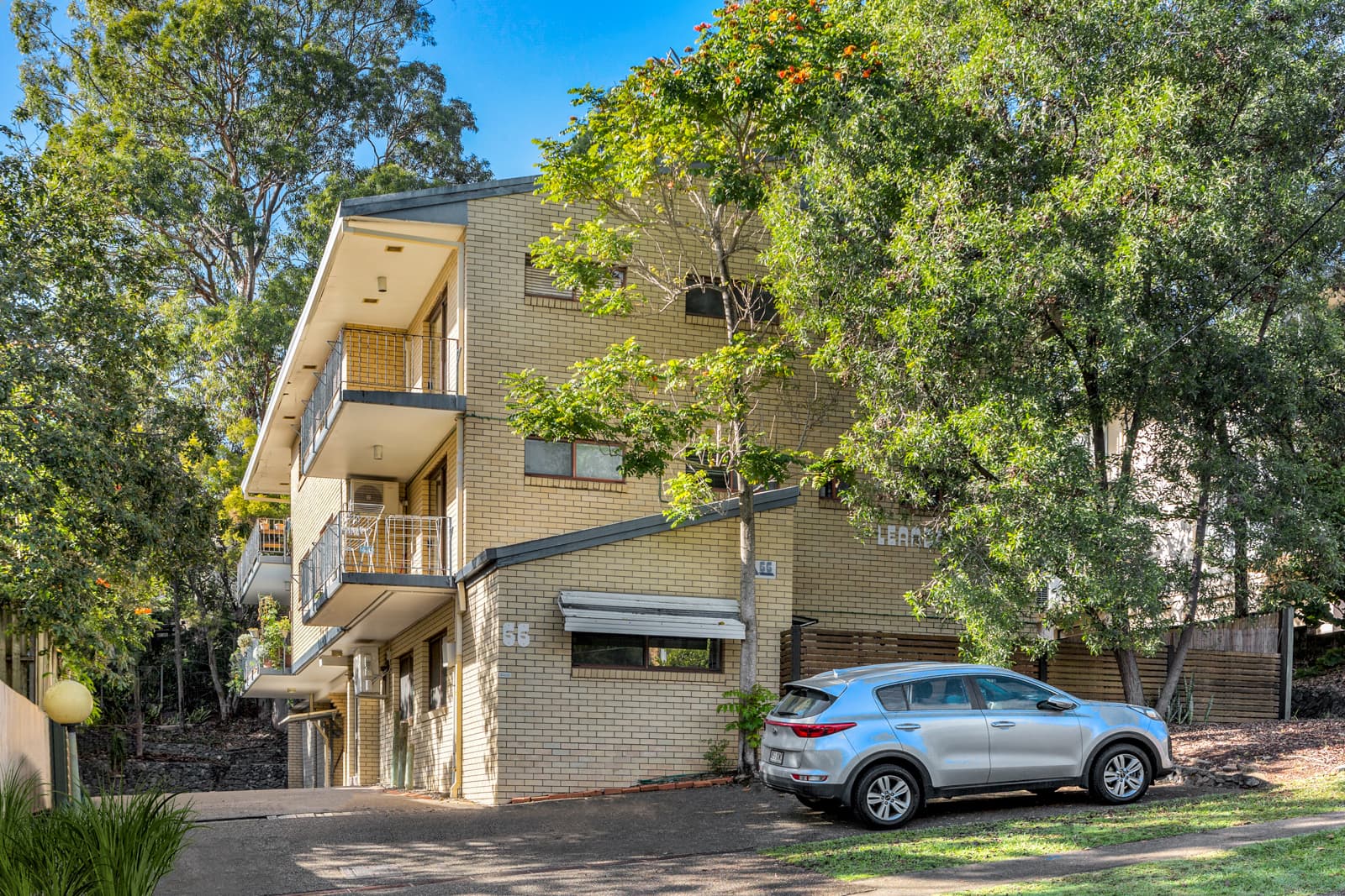 4/66 Mitre Street, St Lucia - Thumbnail 2